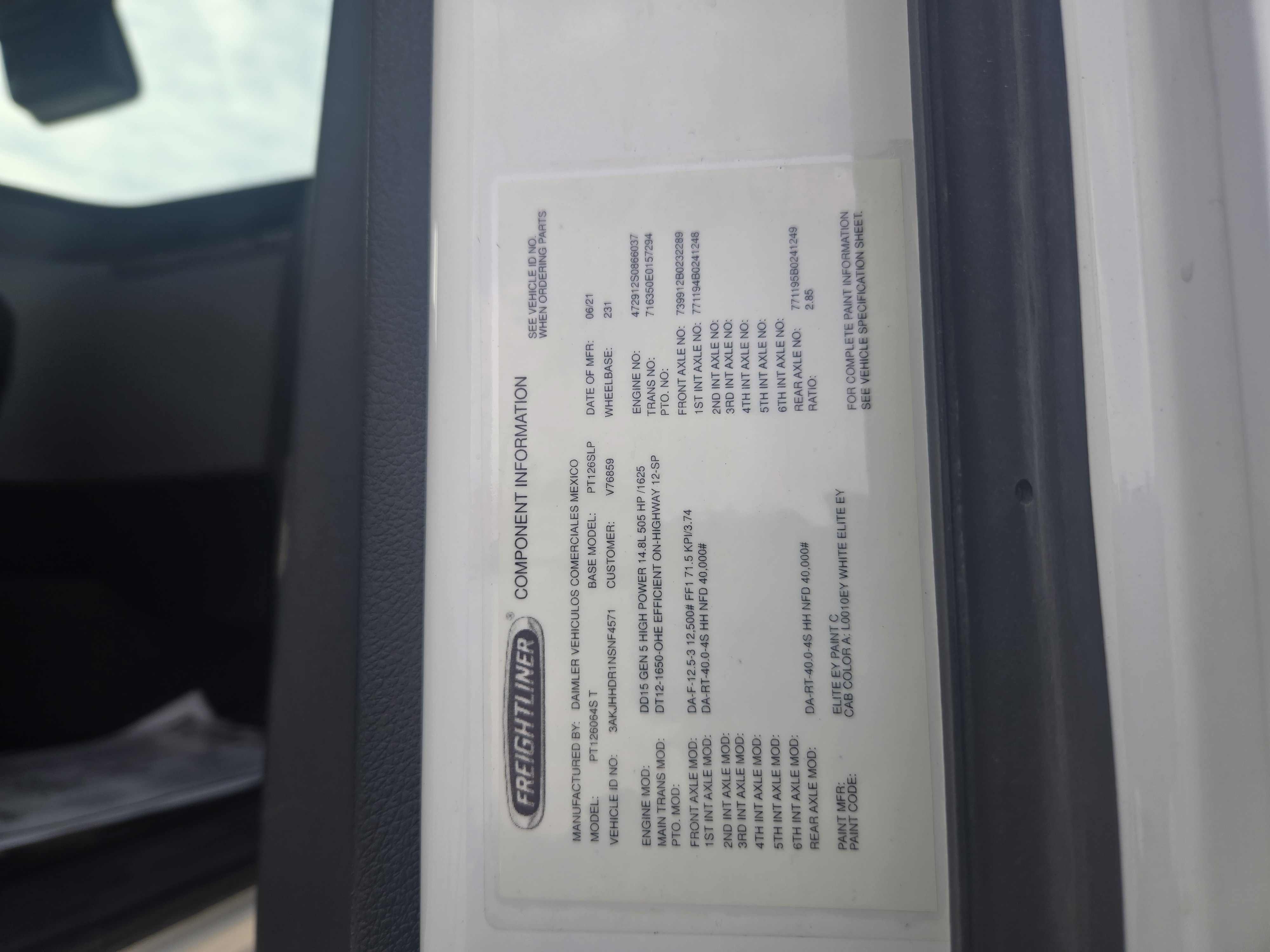 2022 FREIGHTLINER CASCADIA 126SLP - image 21