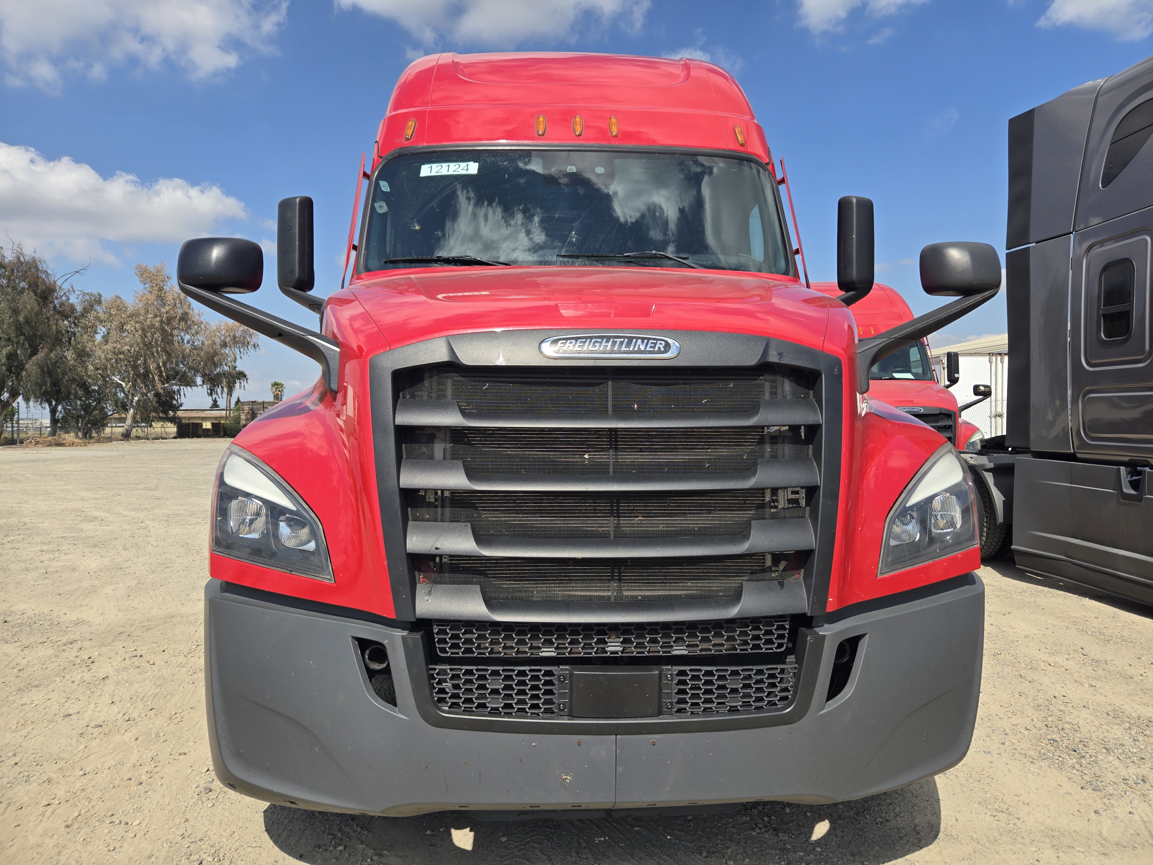 2021 FREIGHTLINER CASCADIA 126SLP - image 2