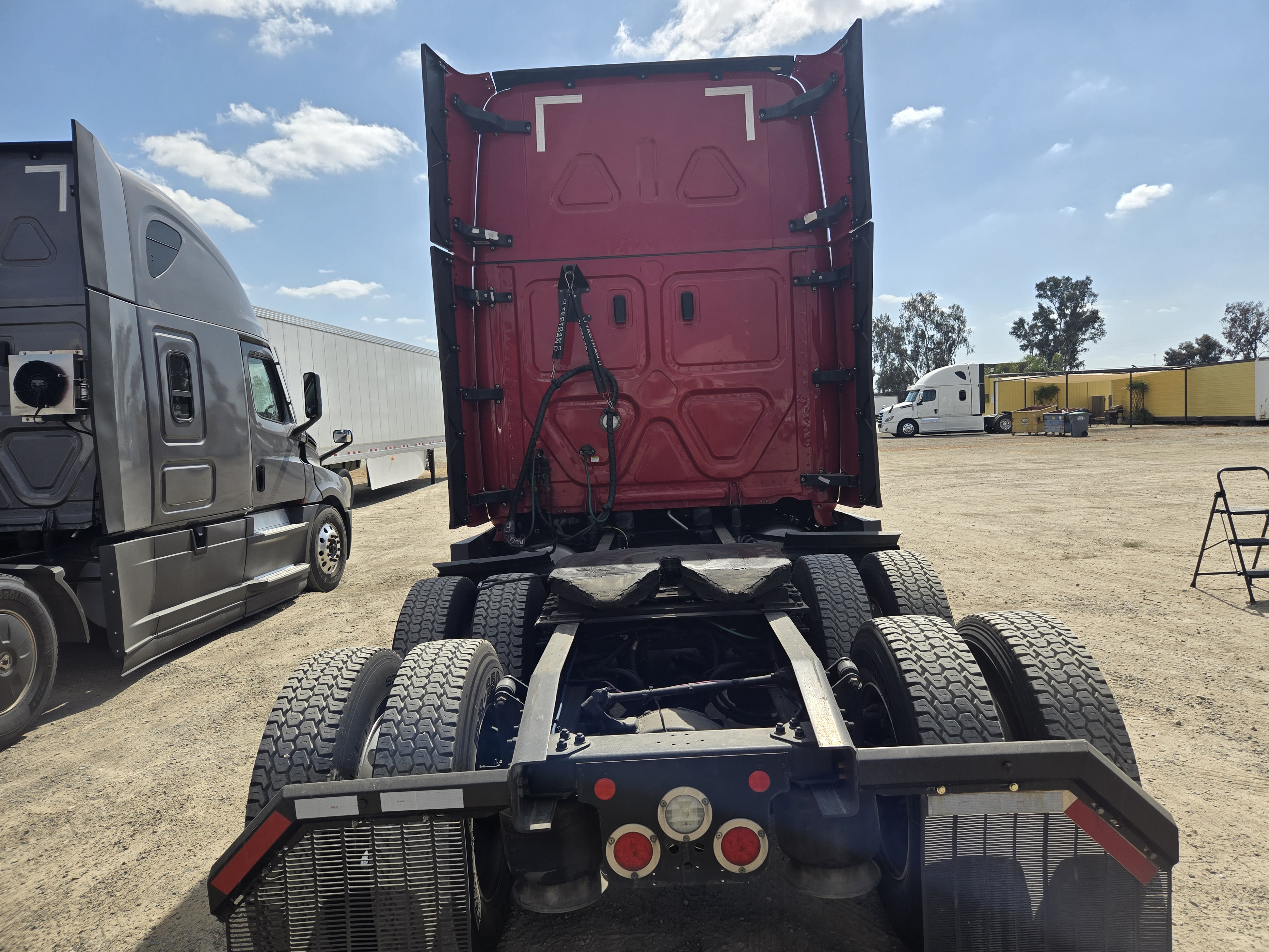 2021 FREIGHTLINER CASCADIA 126SLP - image 5