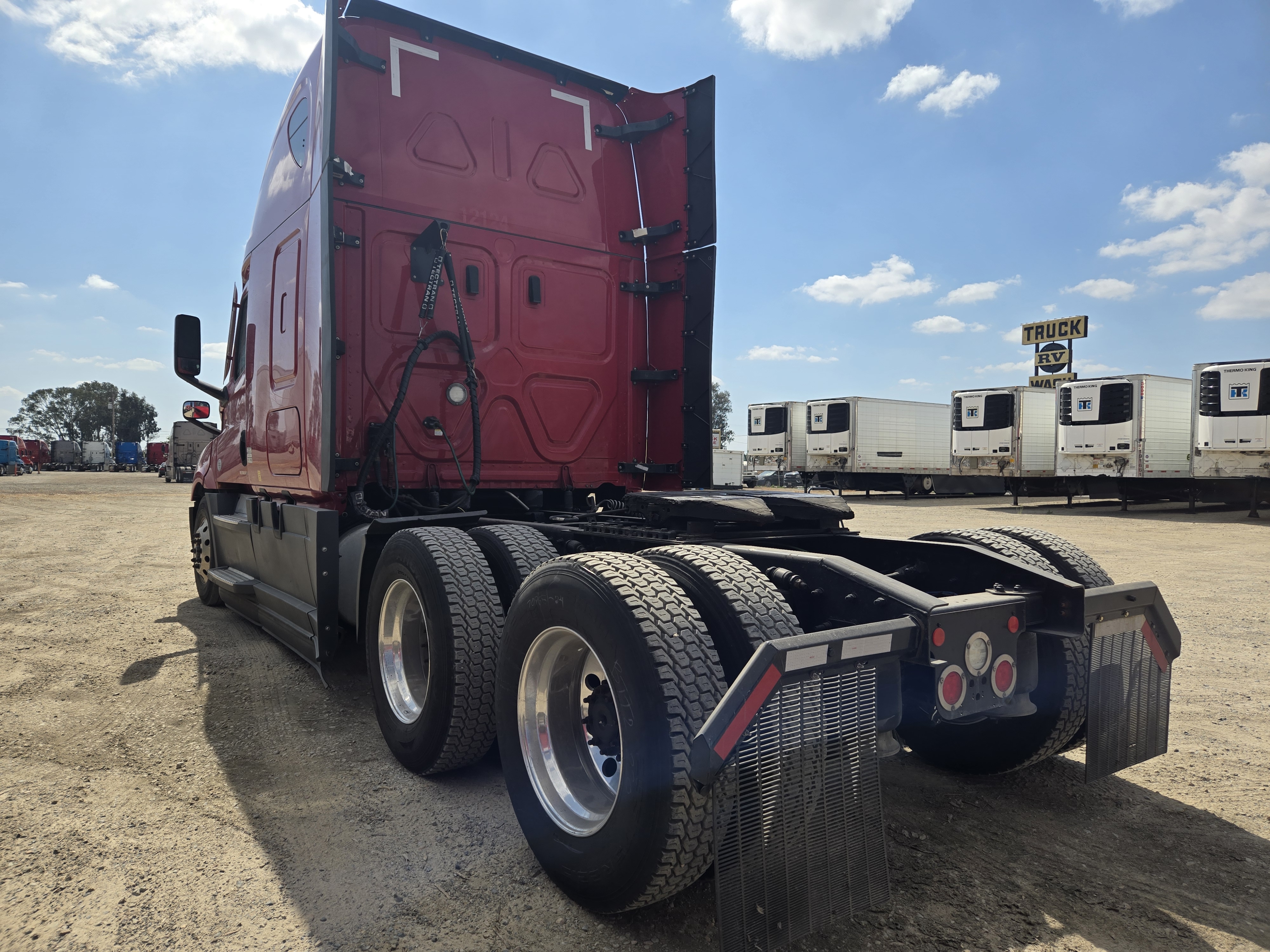 2021 FREIGHTLINER CASCADIA 126SLP - image 6