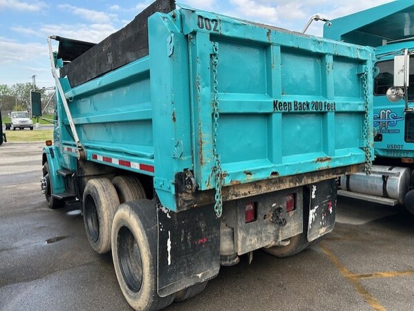 FREIGHTLINER FL70 1998