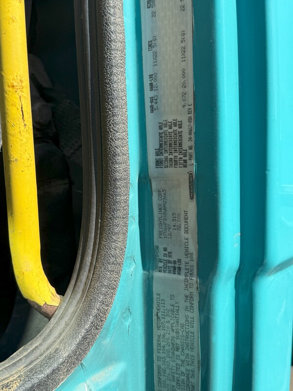 FREIGHTLINER FL70 1998