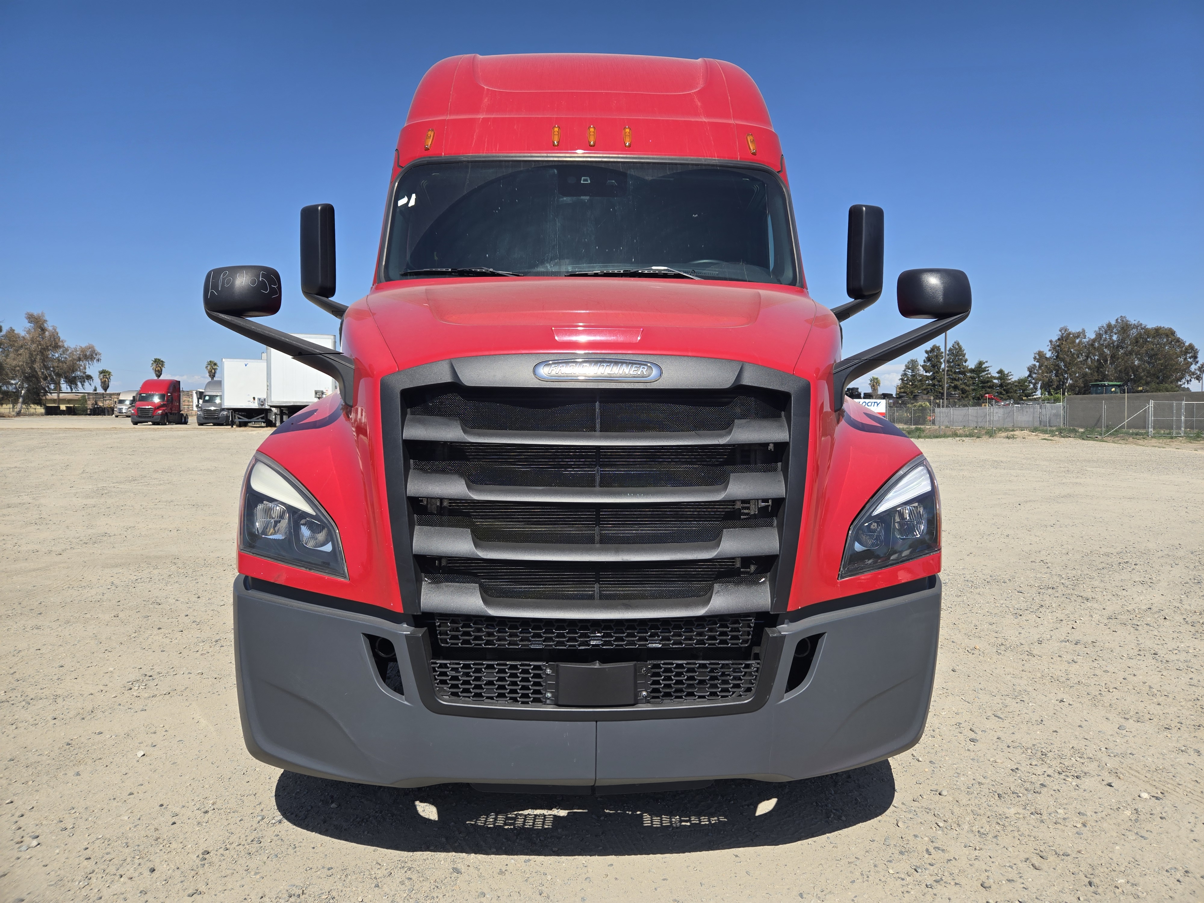 2020 FREIGHTLINER CASCADIA 126SLP - image 2