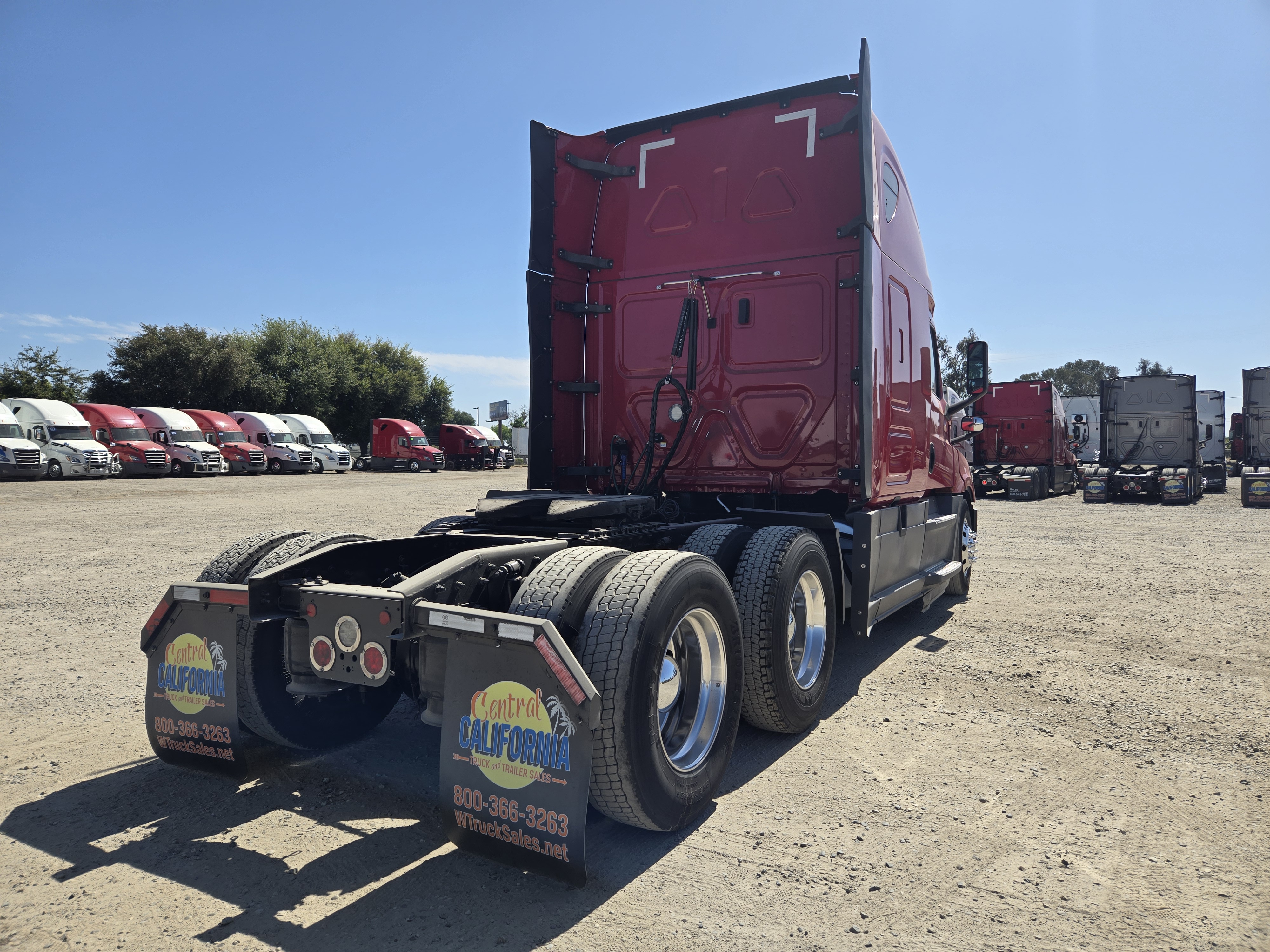 2020 FREIGHTLINER CASCADIA 126SLP - image 6