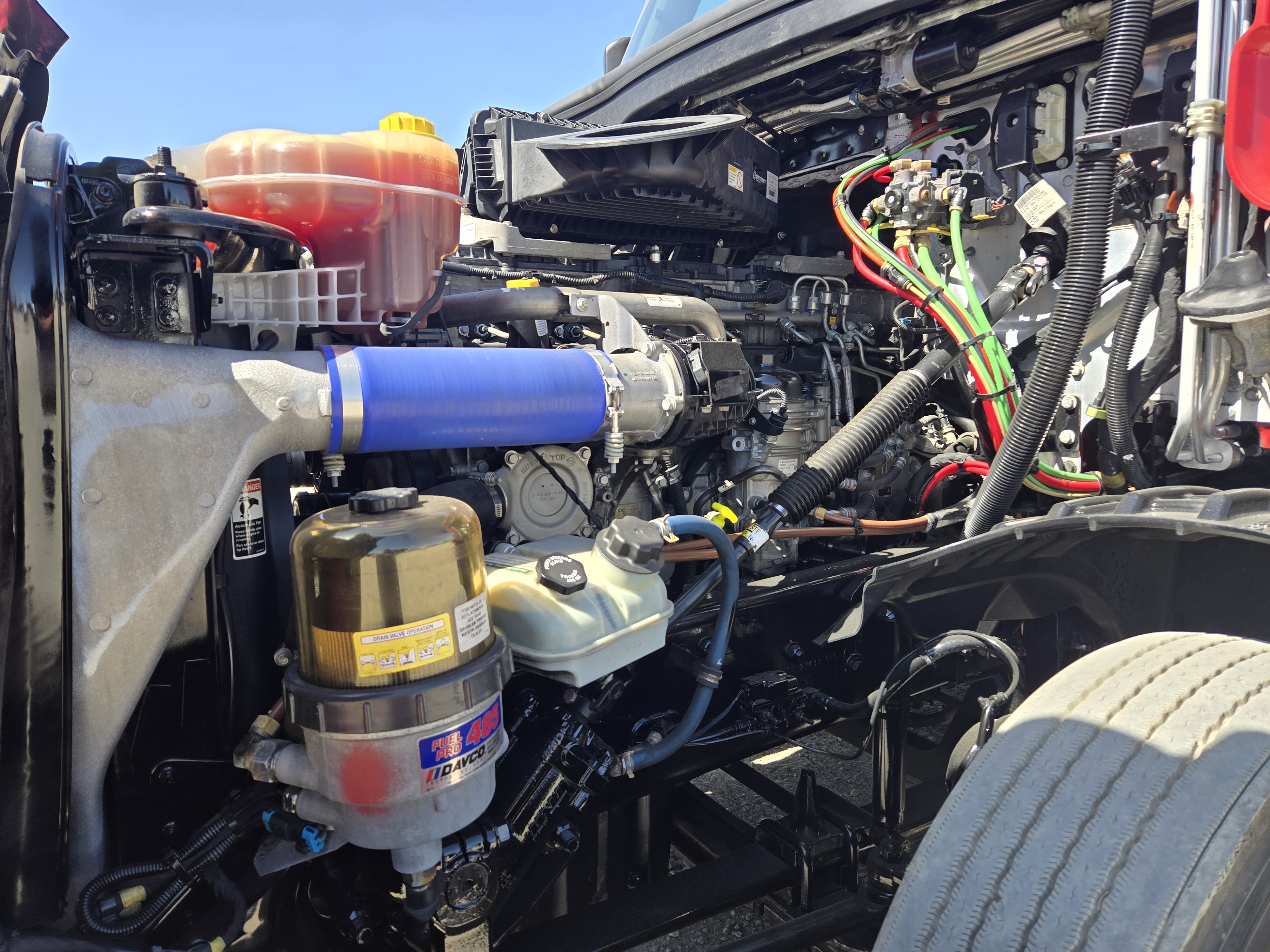 2020 FREIGHTLINER CASCADIA 126SLP - image 9