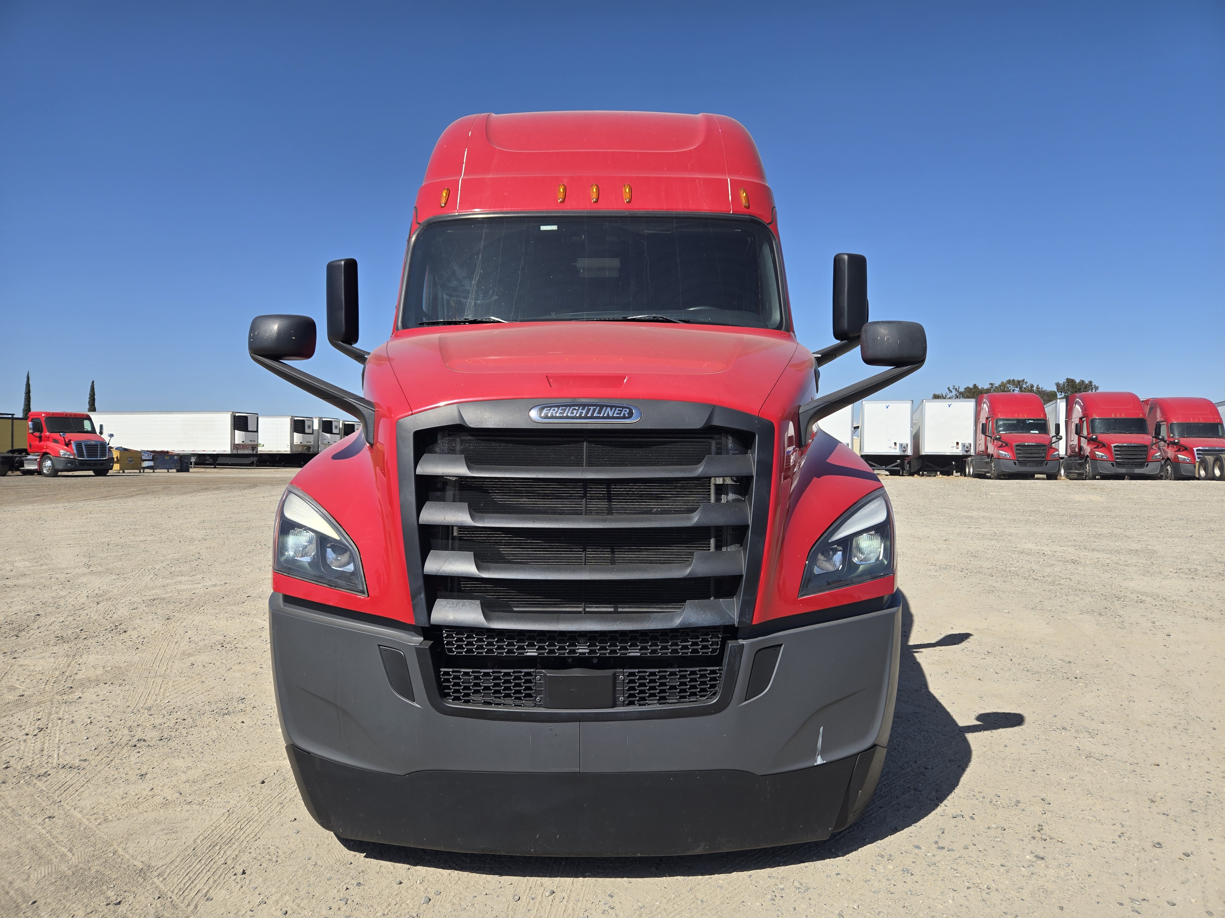 2020 FREIGHTLINER CASCADIA 126SLP - image 2