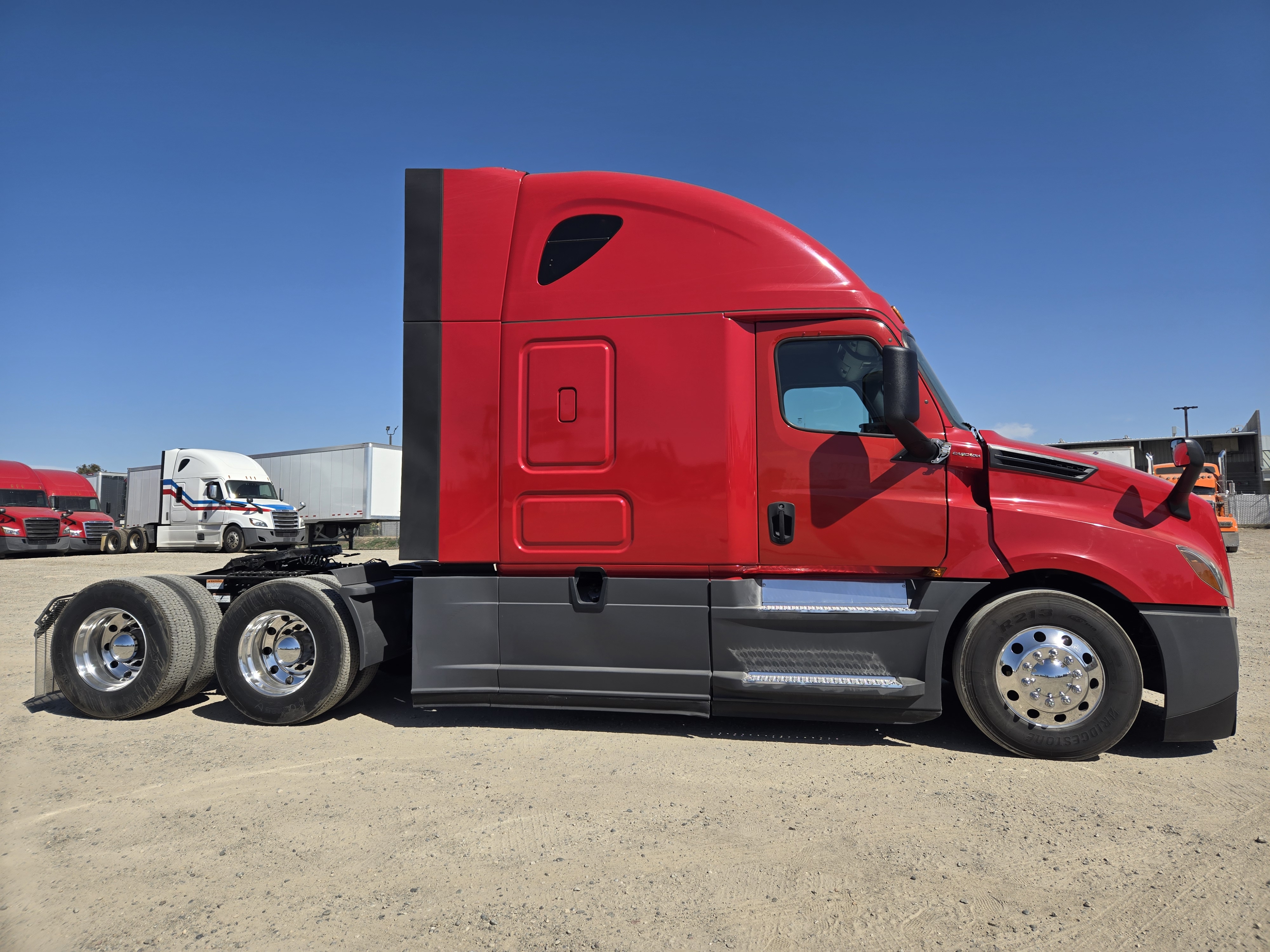 2020 FREIGHTLINER CASCADIA 126SLP - image 3