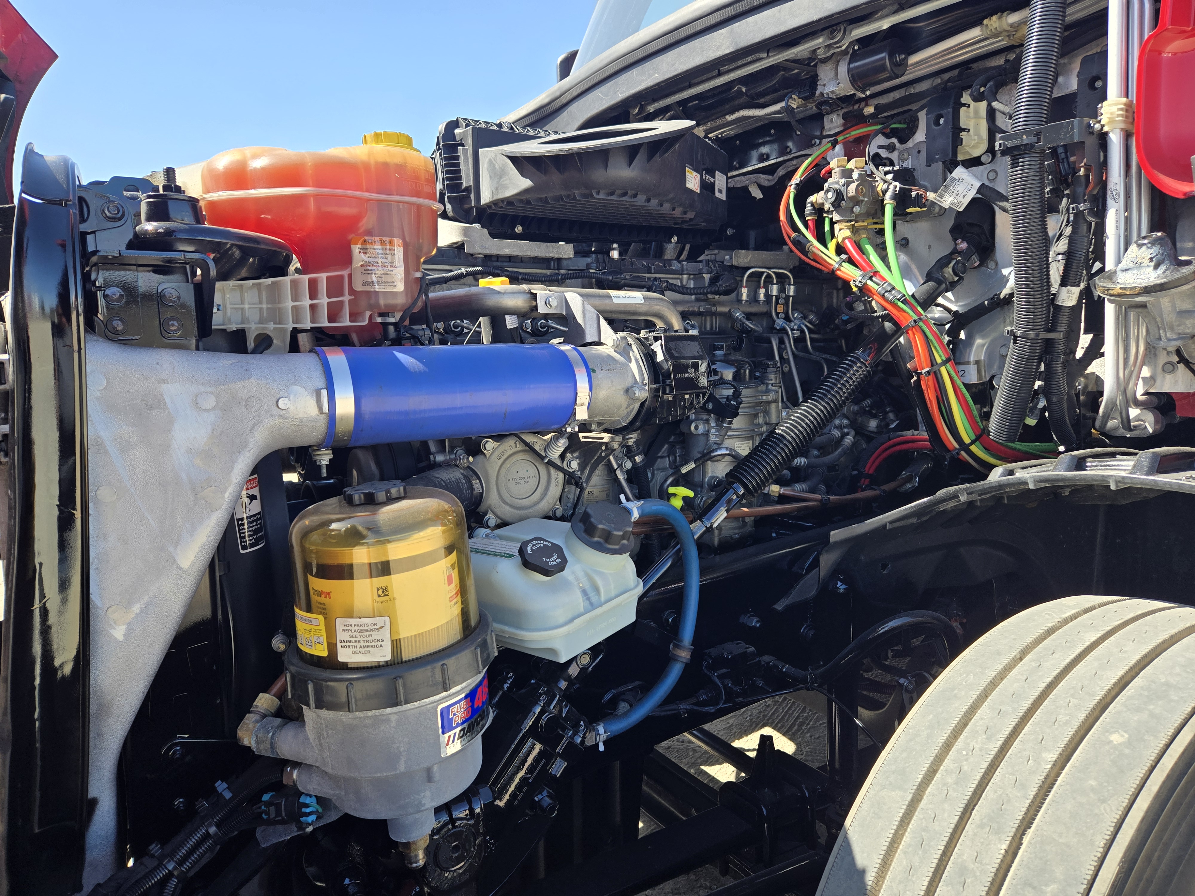 2020 FREIGHTLINER CASCADIA 126SLP - image 9