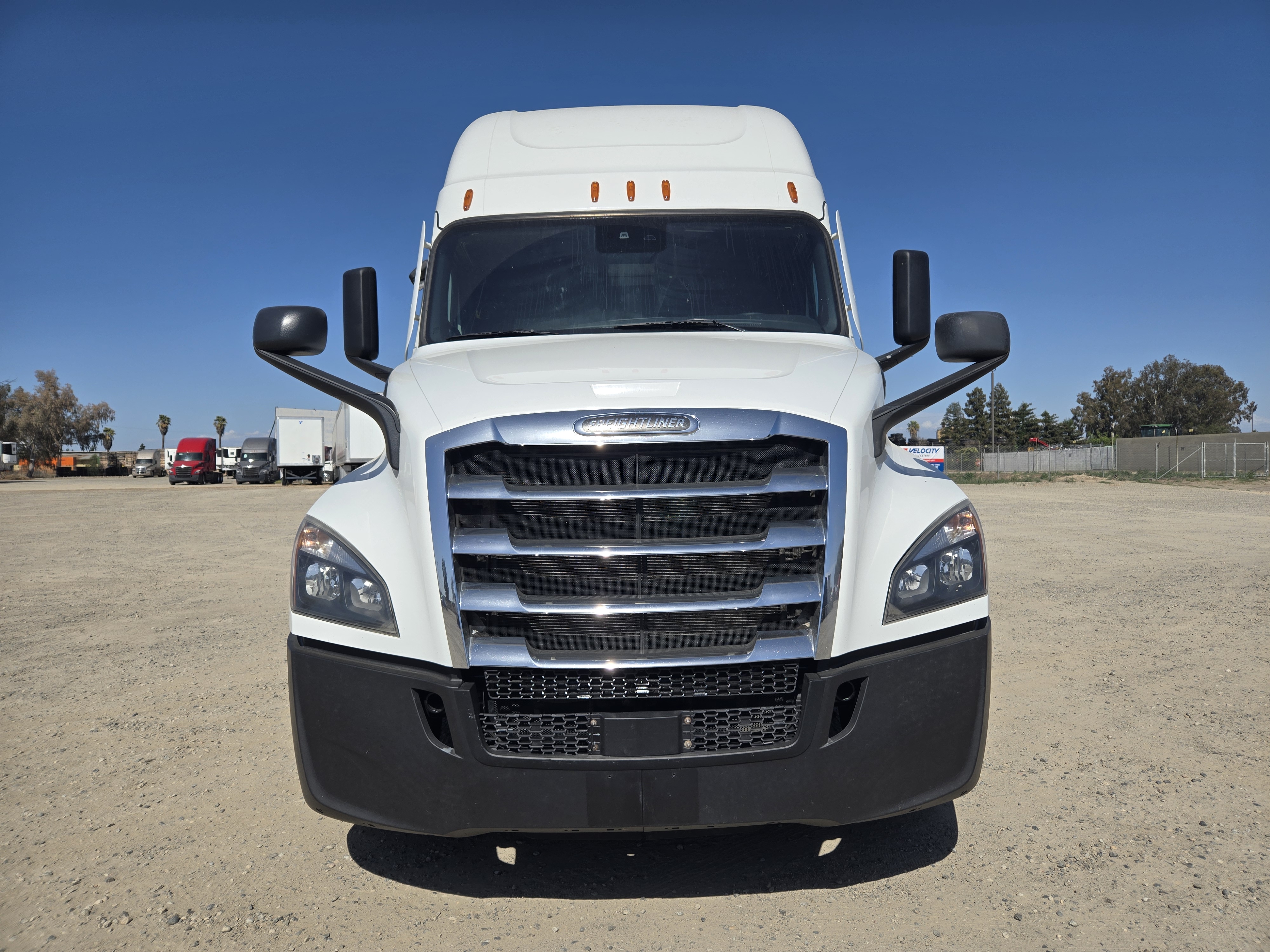 2021 FREIGHTLINER CASCADIA 126SLP - image 2