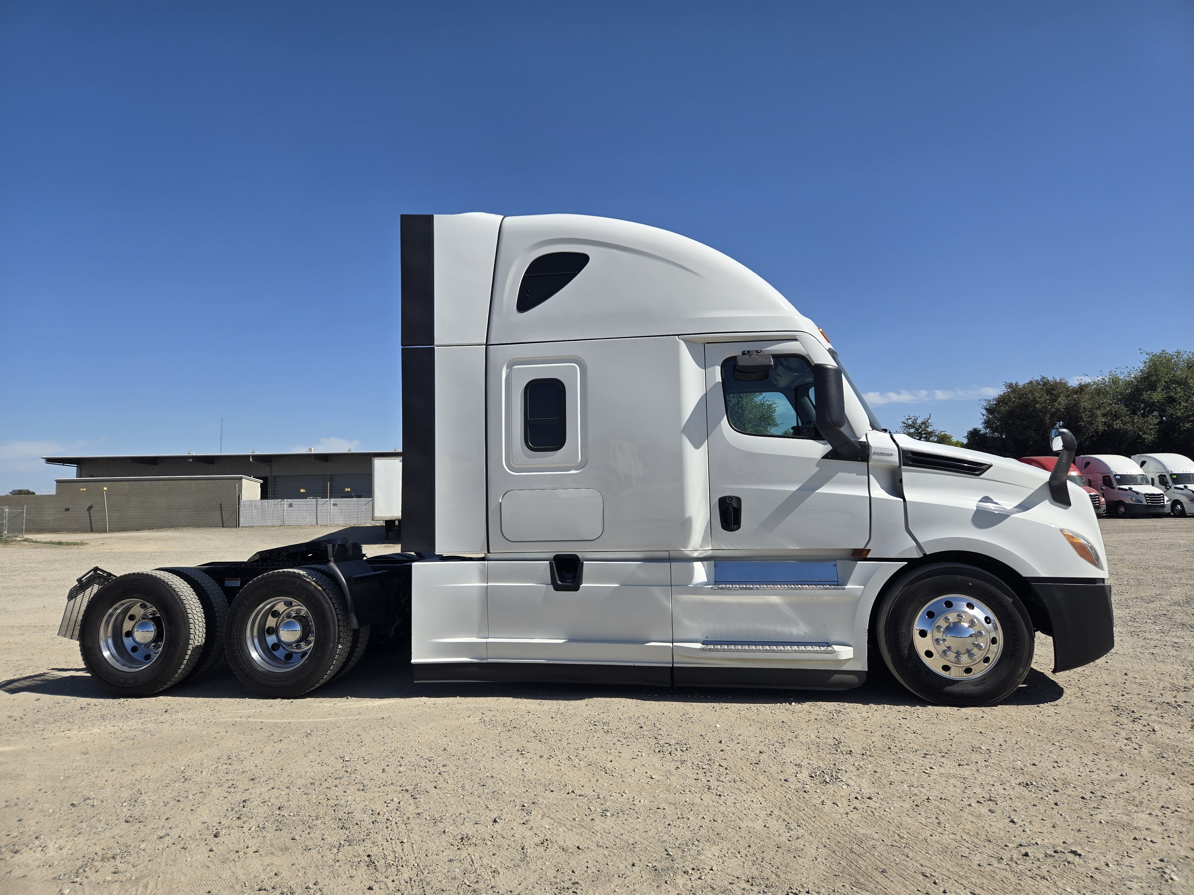 2021 FREIGHTLINER CASCADIA 126SLP - image 7