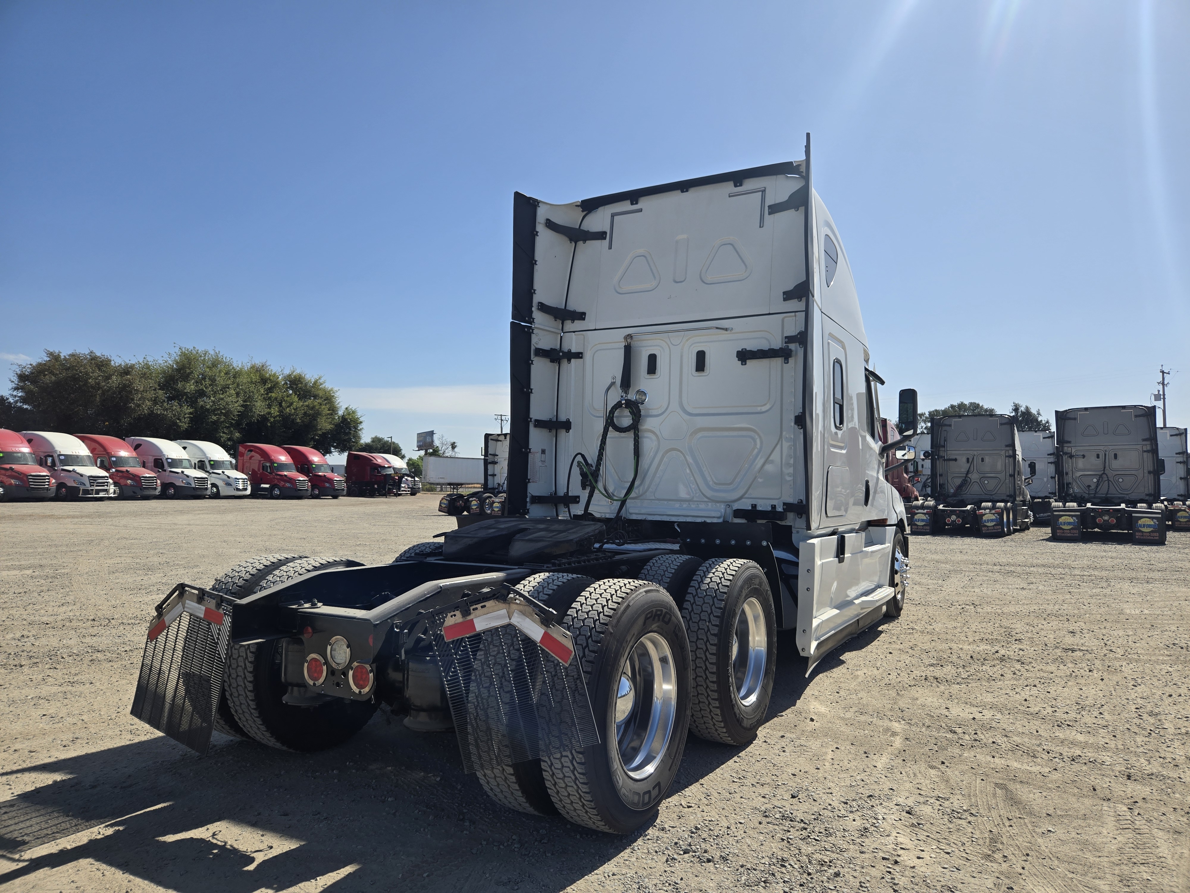 2021 FREIGHTLINER CASCADIA 126SLP - image 6