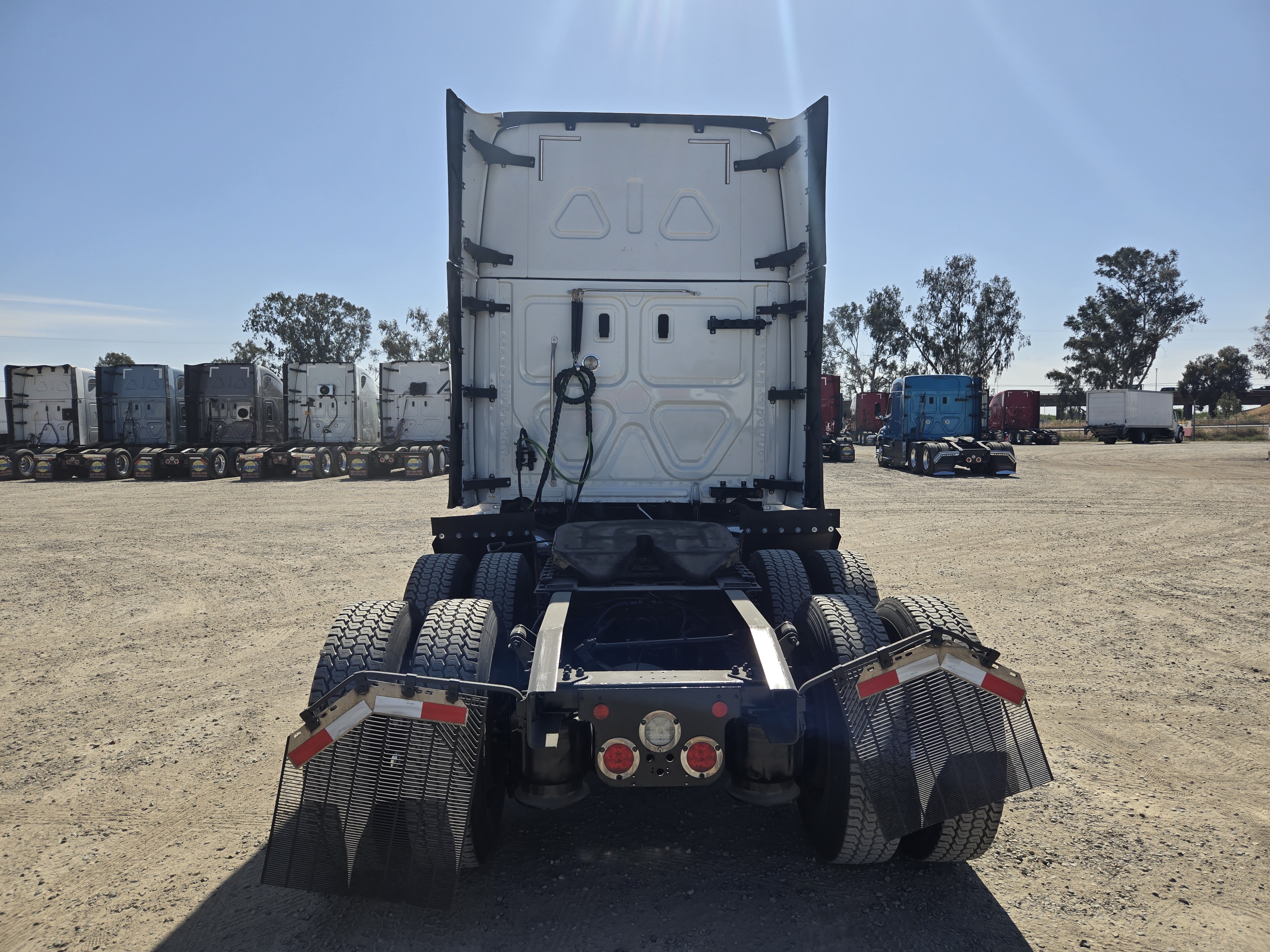 2021 FREIGHTLINER CASCADIA 126SLP - image 5