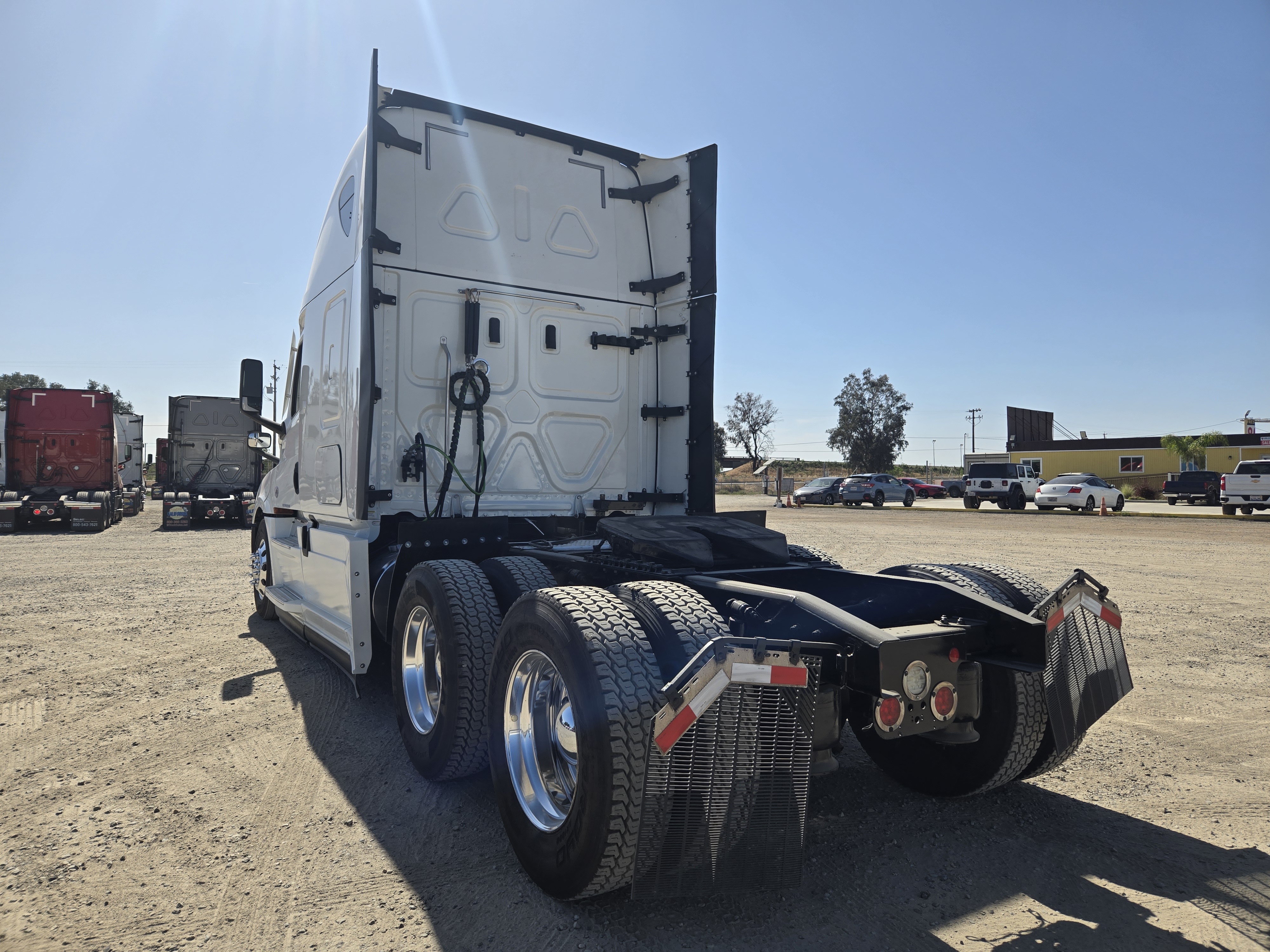 2021 FREIGHTLINER CASCADIA 126SLP - image 4