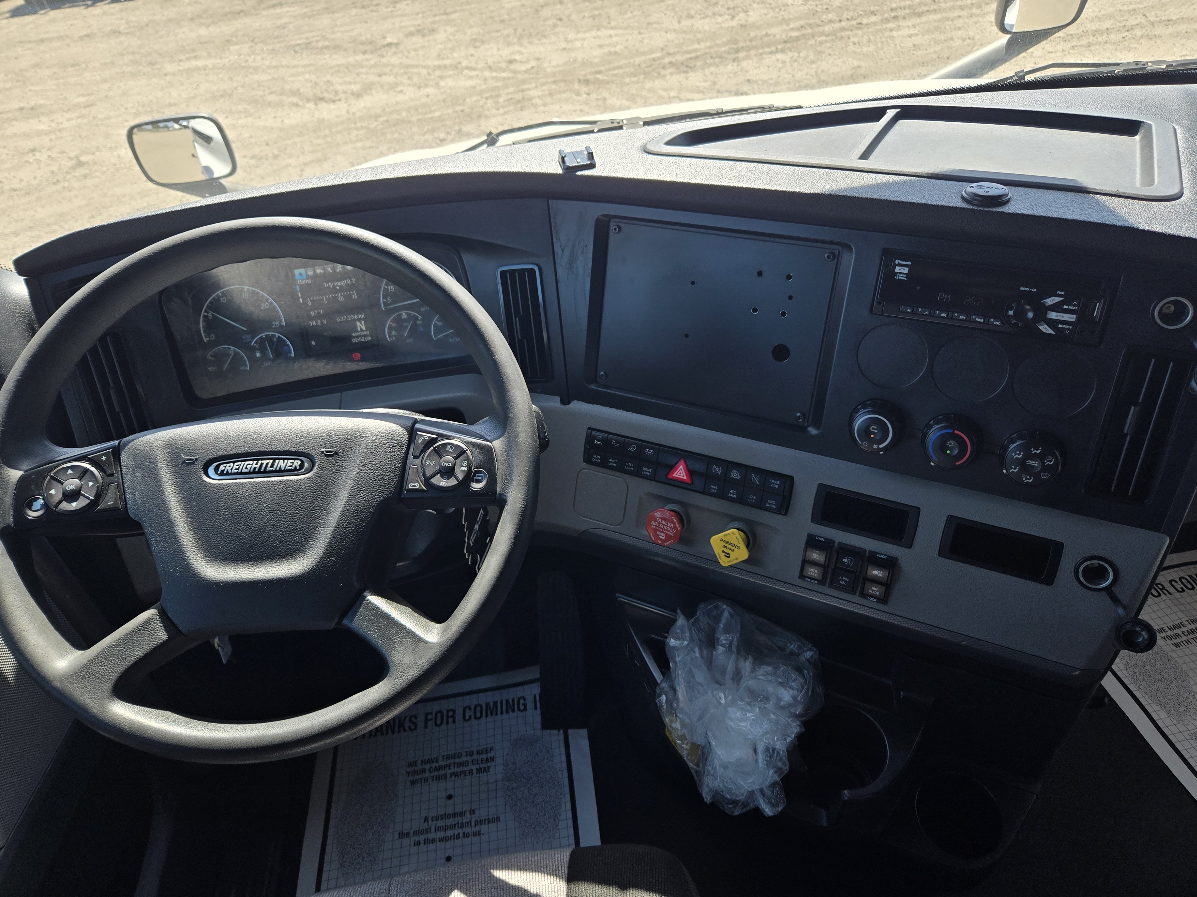 2021 FREIGHTLINER CASCADIA 126SLP - image 17