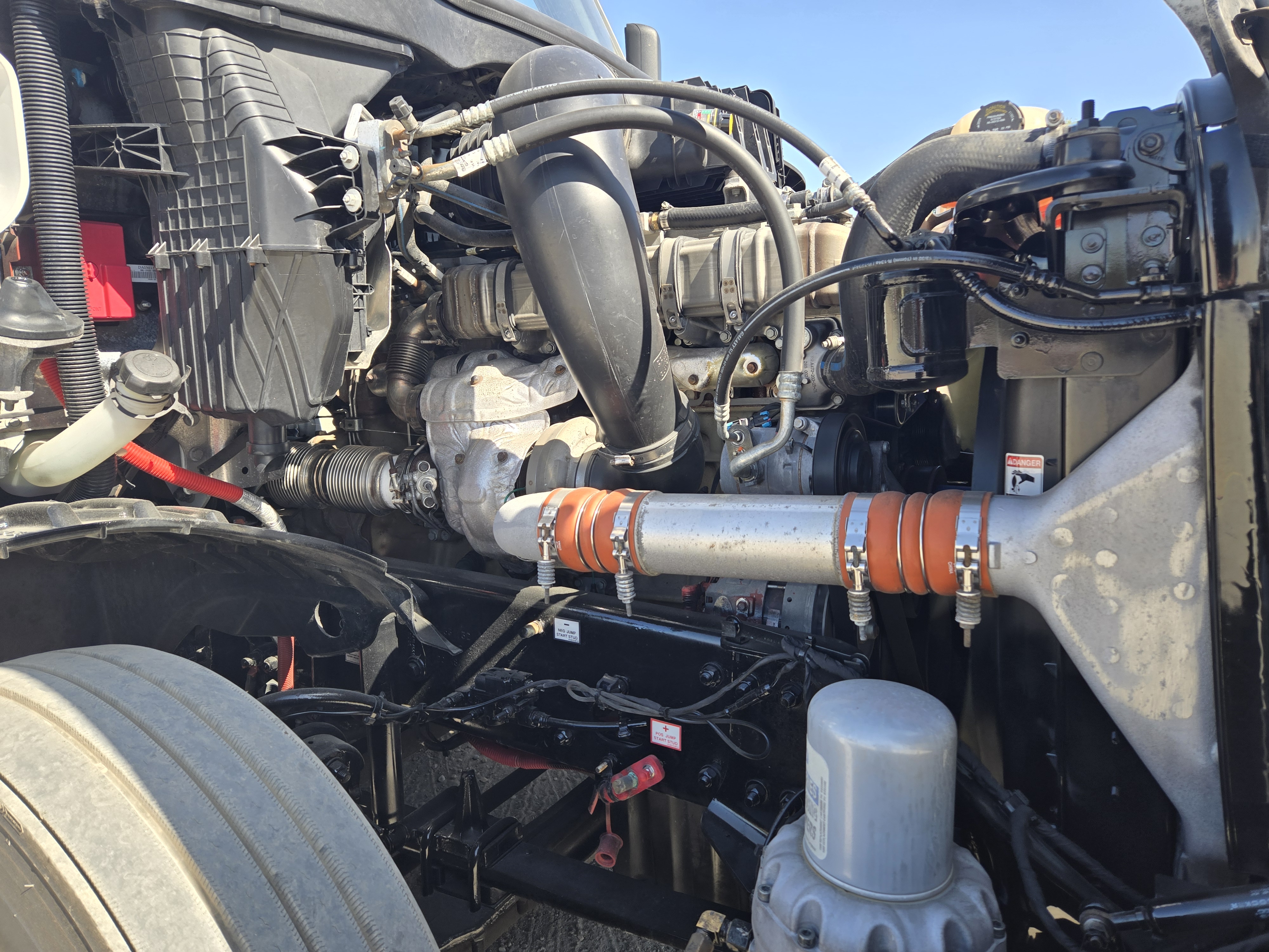 2021 FREIGHTLINER CASCADIA 126SLP - image 9