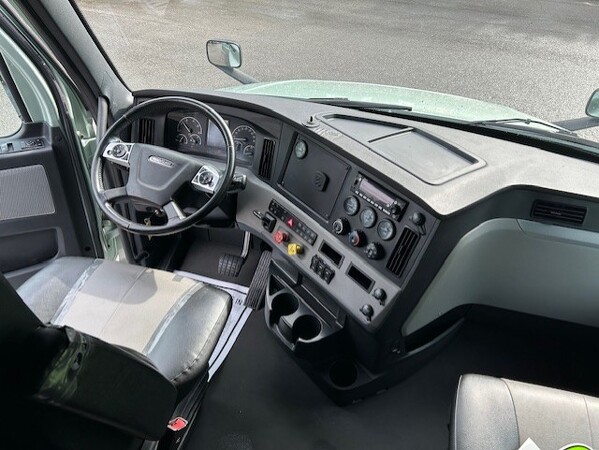 FREIGHTLINER CASCADIA 126SLP 2022