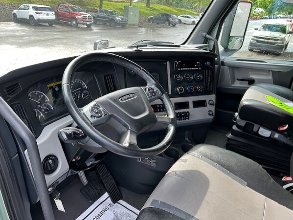 FREIGHTLINER CASCADIA 126SLP 2022