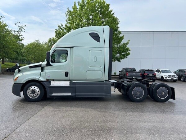 FREIGHTLINER CASCADIA 126SLP 2022