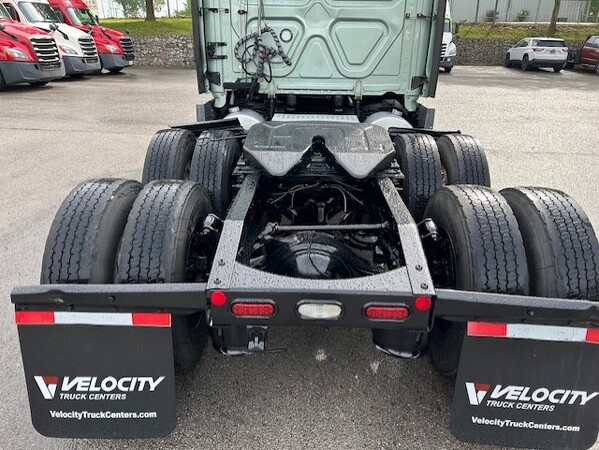 FREIGHTLINER CASCADIA 126SLP 2022