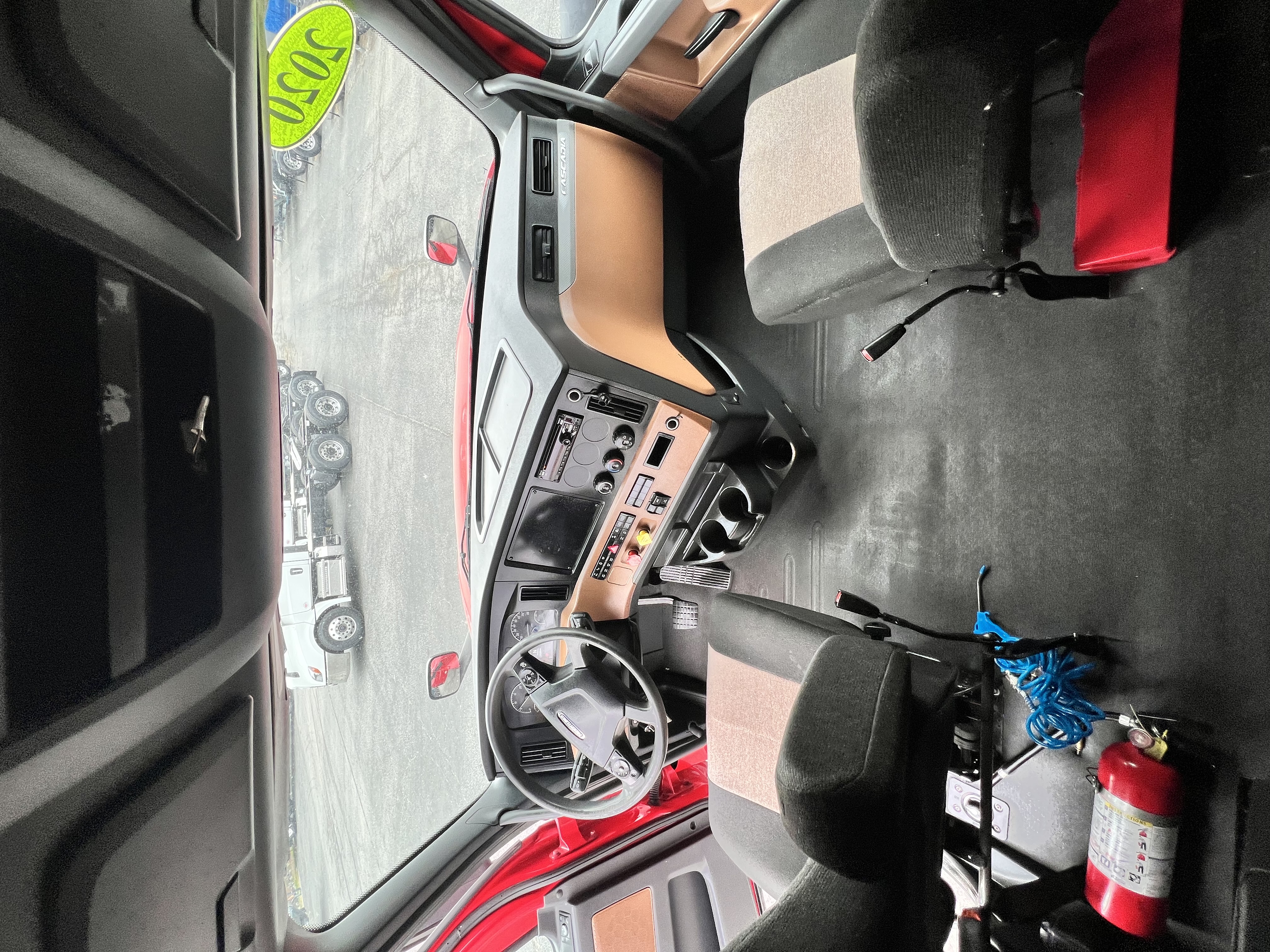 2020 FREIGHTLINER CASCADIA 126SLP - image 17