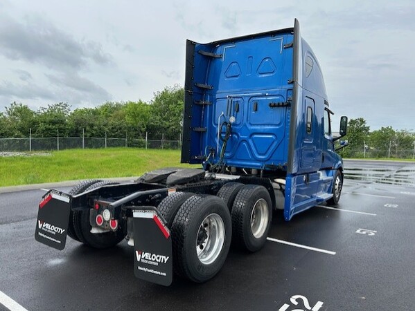 FREIGHTLINER CASCADIA 126SLP 2020