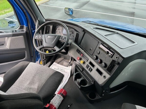 FREIGHTLINER CASCADIA 126SLP 2020