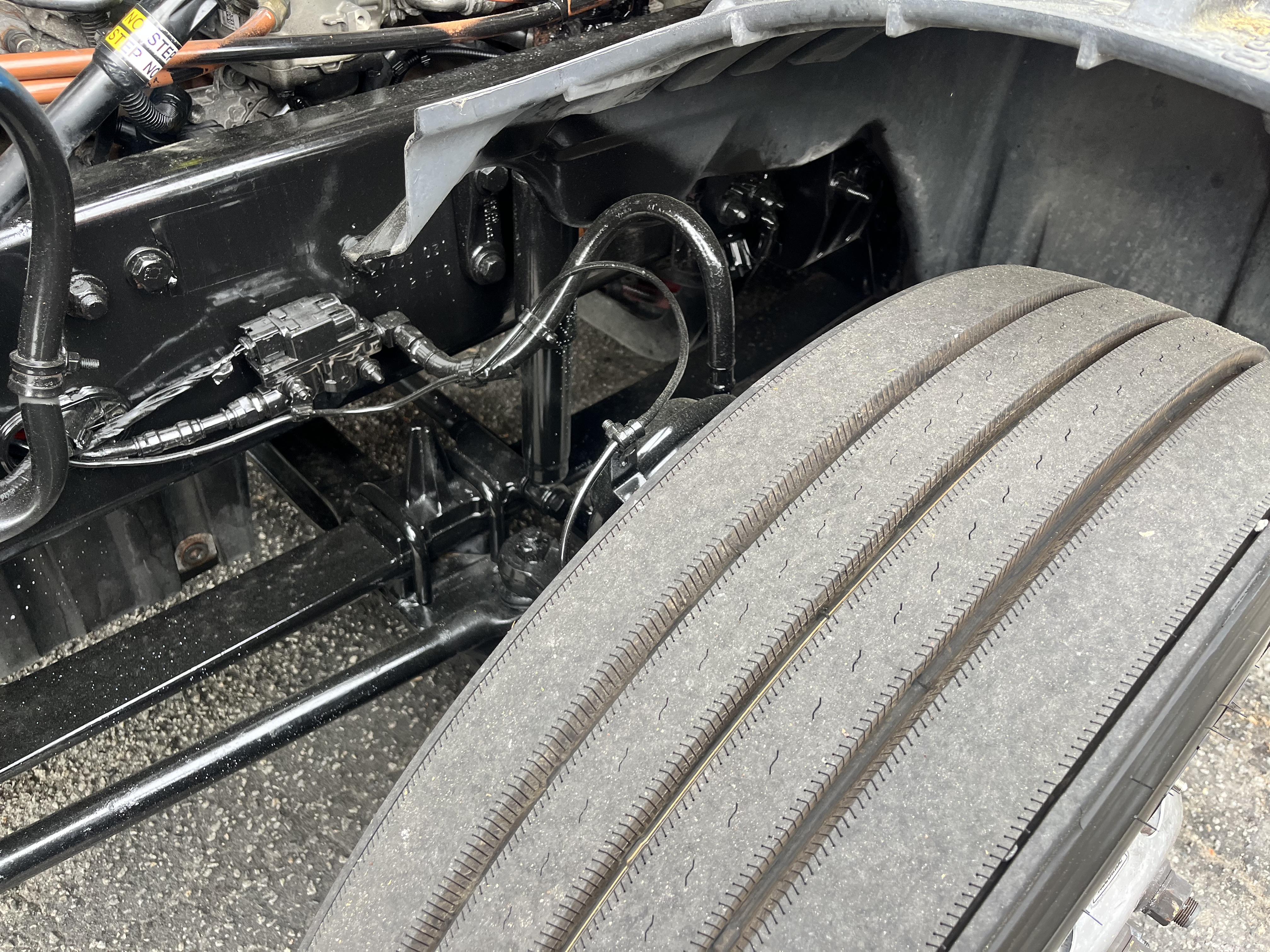 2020 FREIGHTLINER CASCADIA 126SLP - image 11