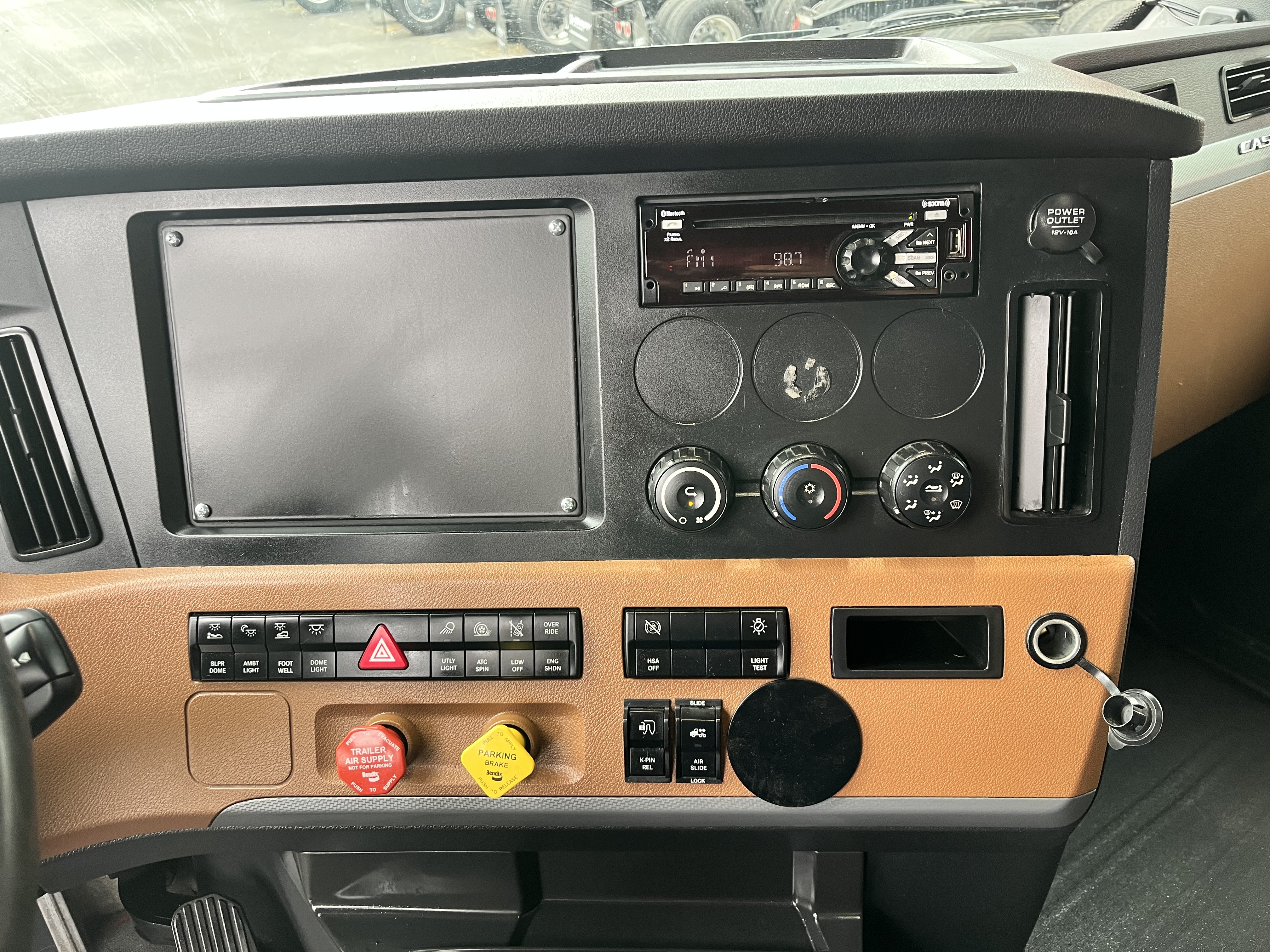 2020 FREIGHTLINER CASCADIA 126SLP - image 16