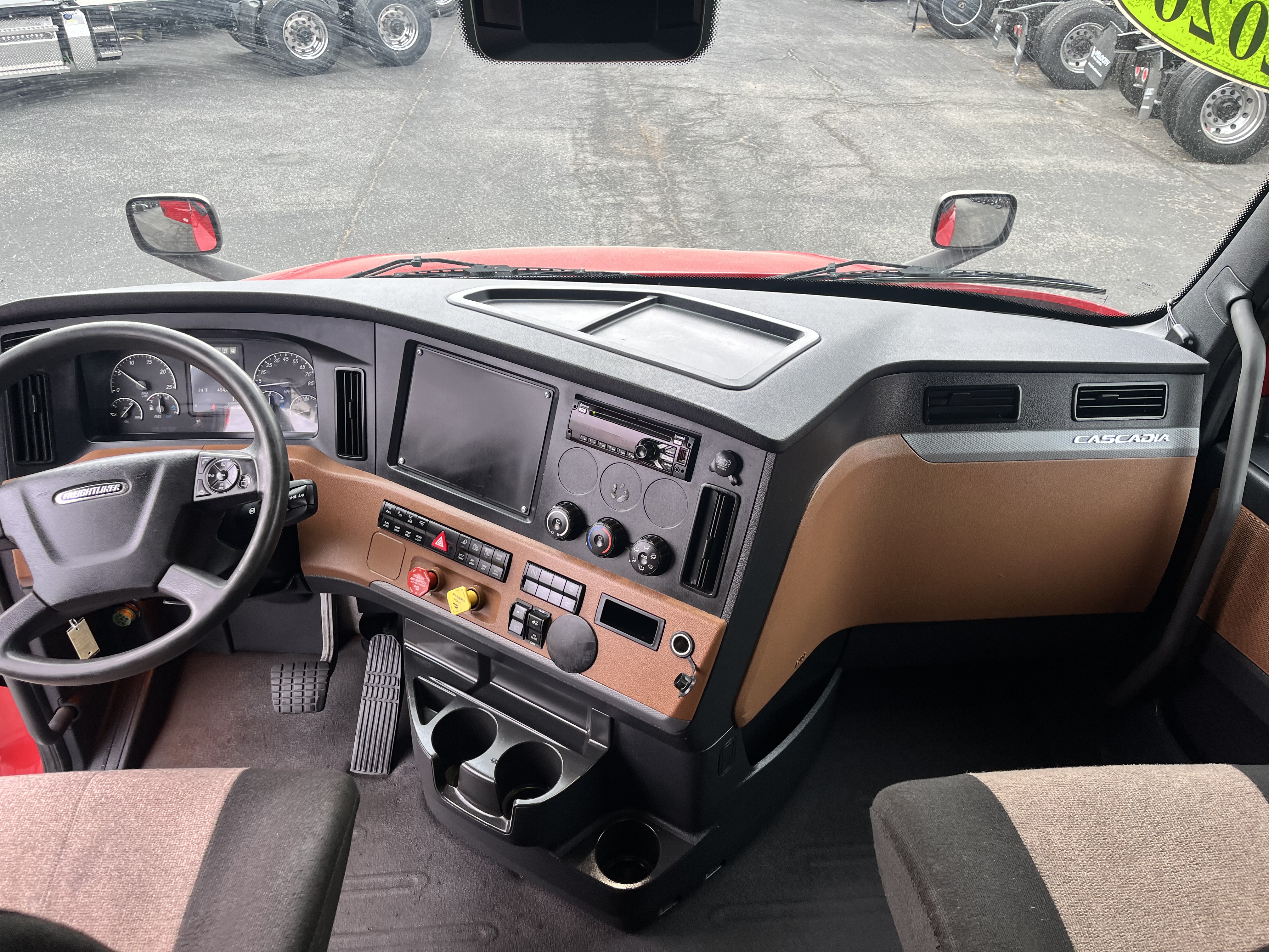 2020 FREIGHTLINER CASCADIA 126SLP - image 19