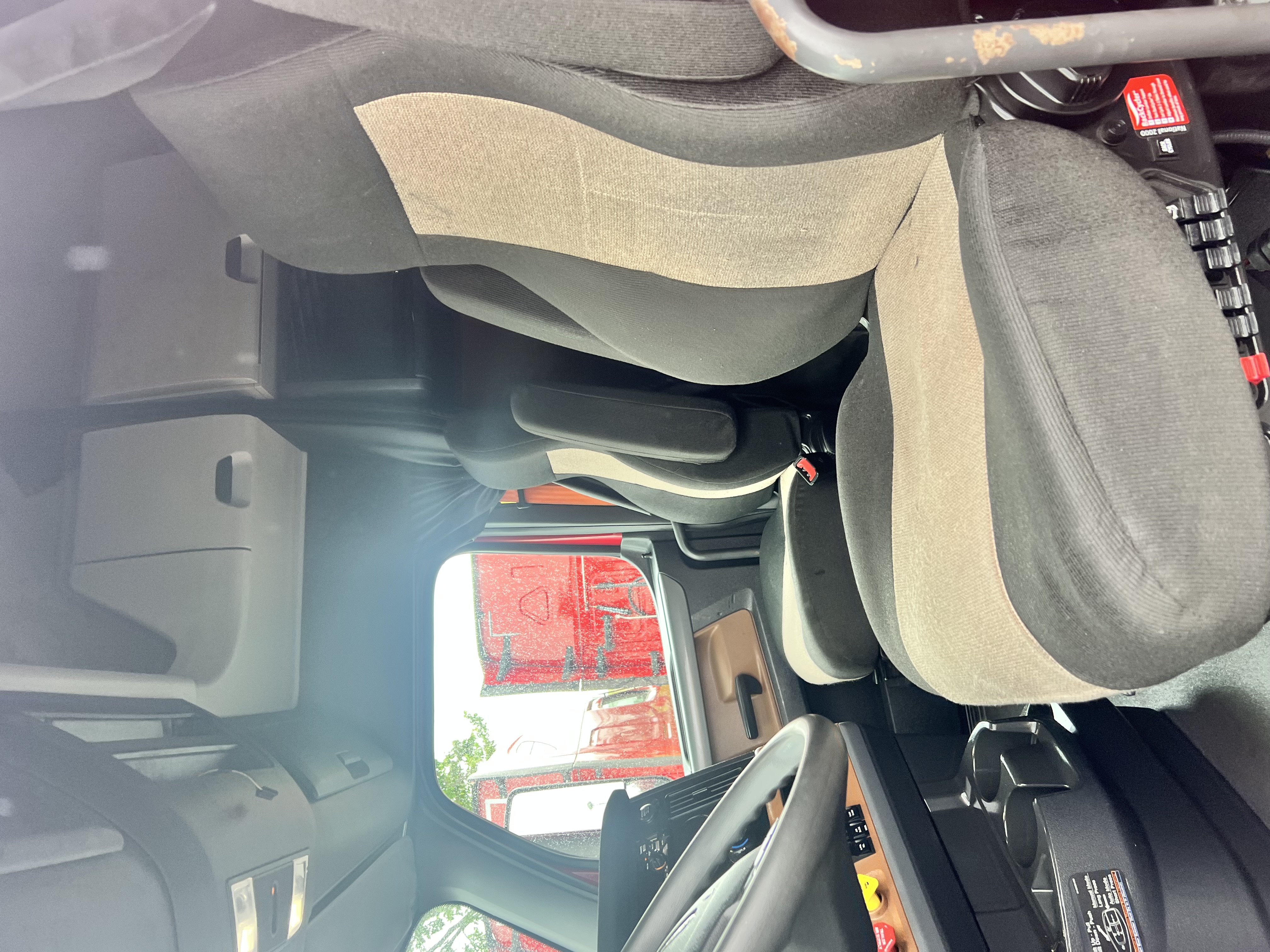 2021 FREIGHTLINER CASCADIA 126SLP - image 14