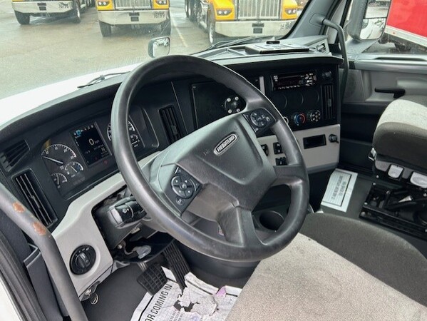 FREIGHTLINER CASCADIA 126SLP 2022