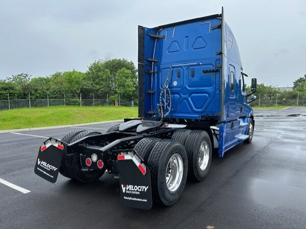 FREIGHTLINER CASCADIA 126SLP 2020