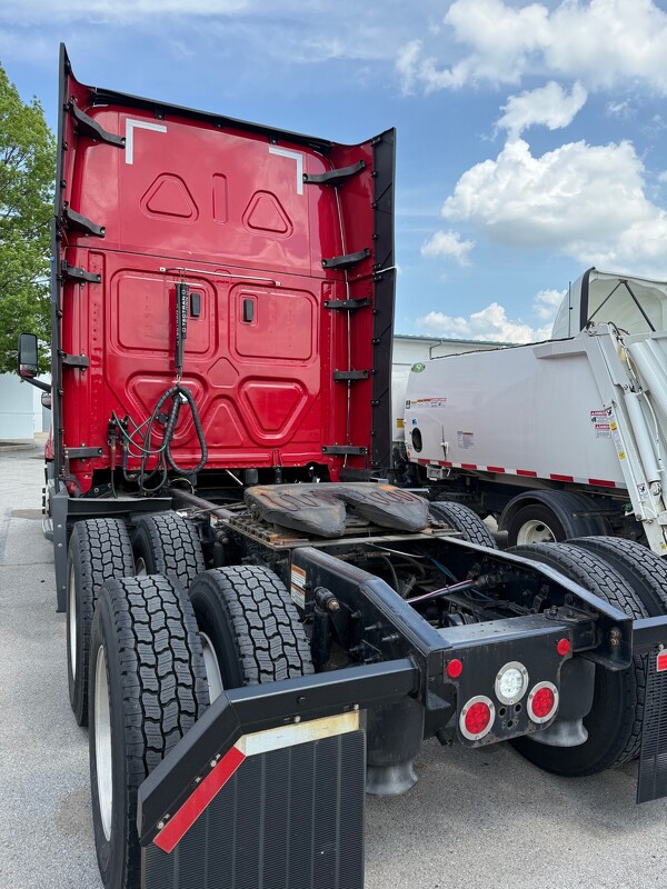 FREIGHTLINER CASCADIA 126SLP 2020