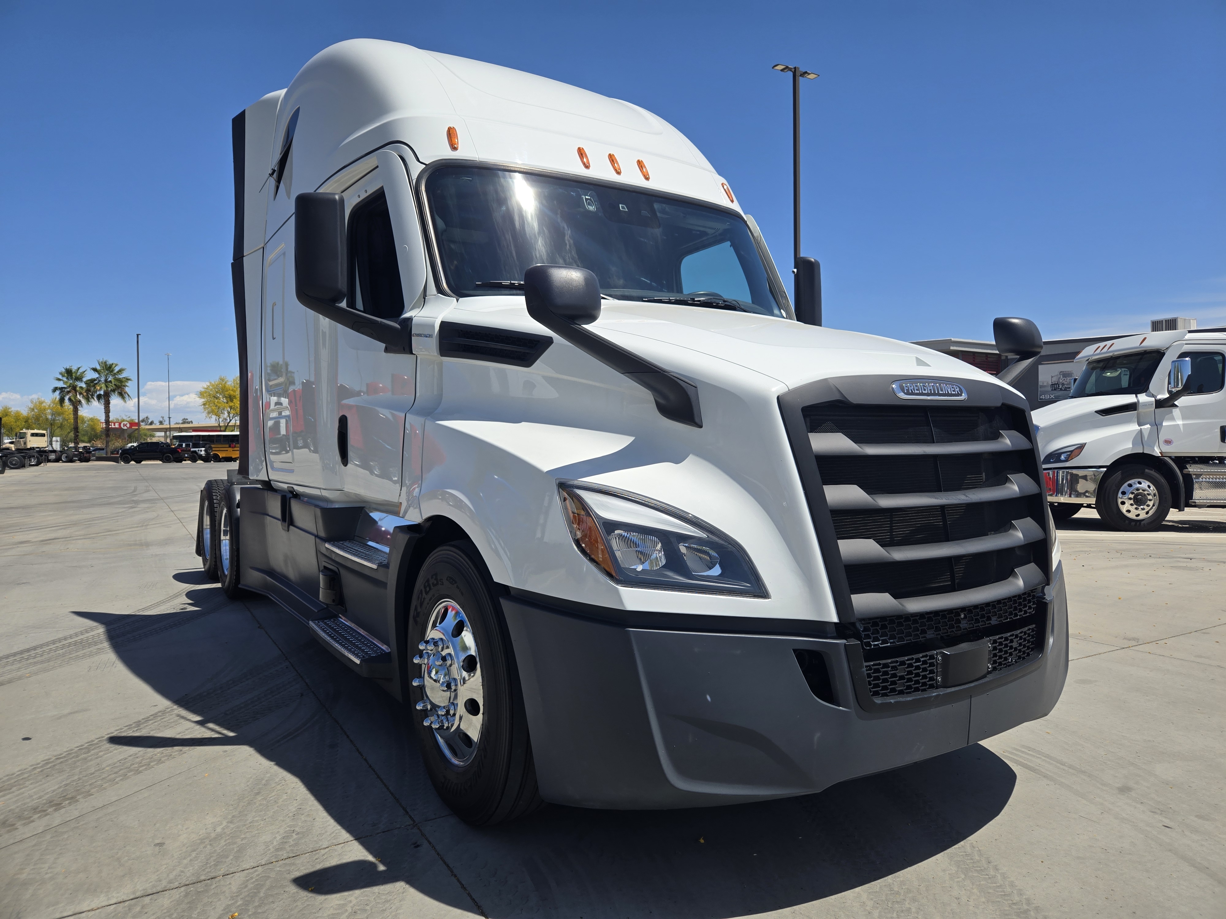 2023 FREIGHTLINER CASCADIA 126SLP - image 8