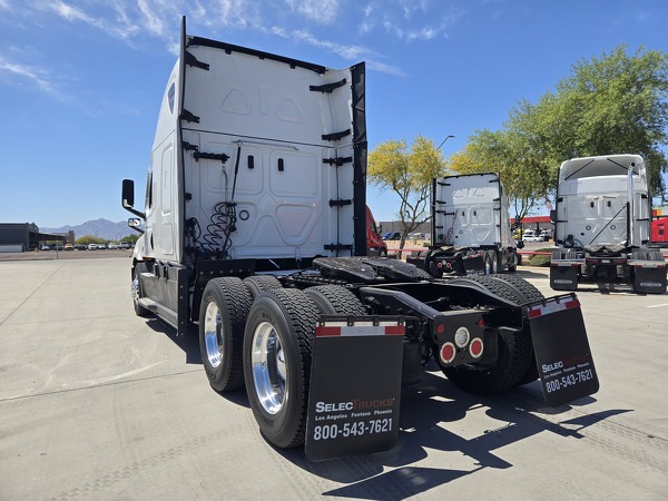 FREIGHTLINER CASCADIA 126SLP 2023