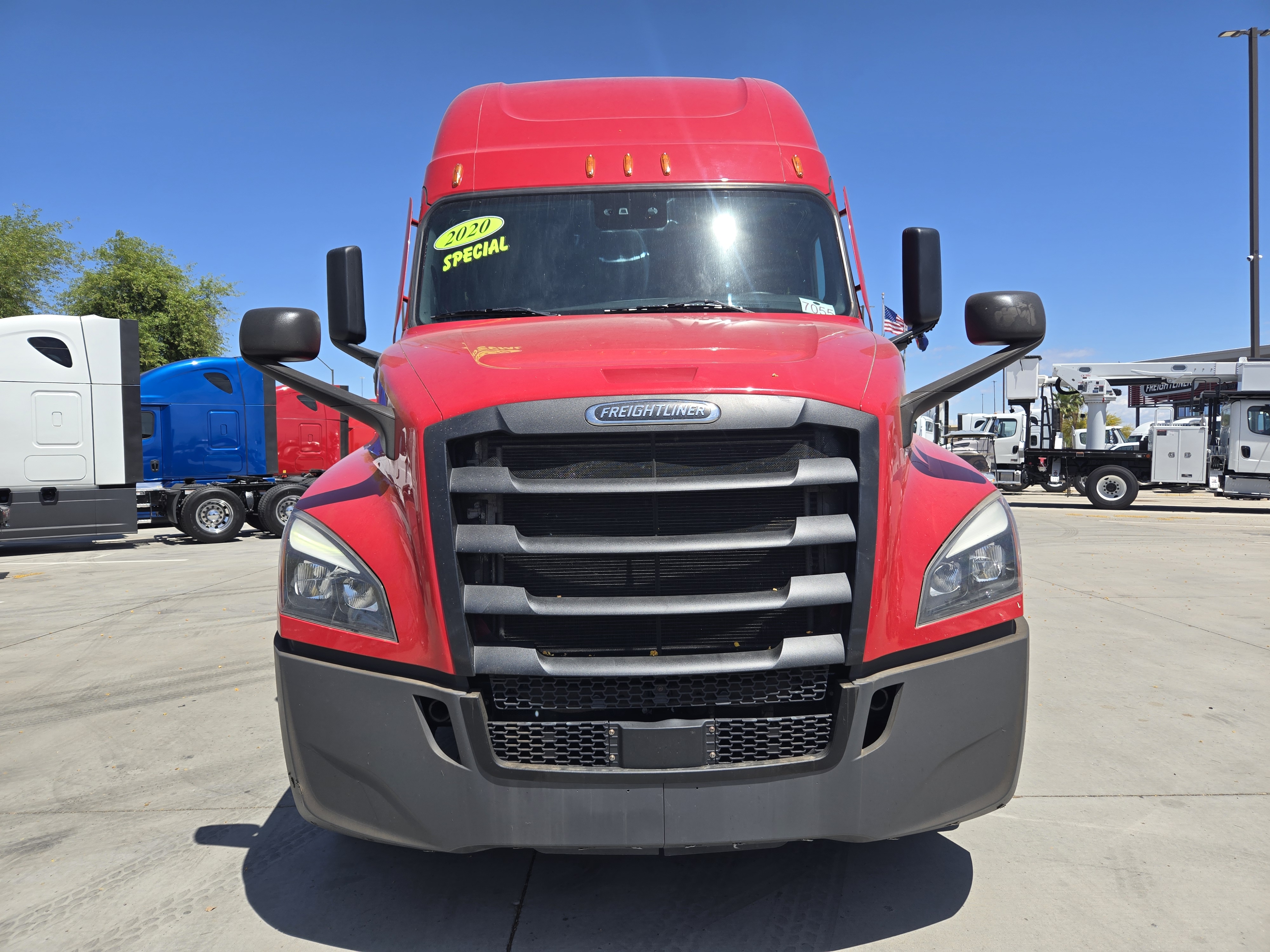 2021 FREIGHTLINER CASCADIA 126SLP - image 2