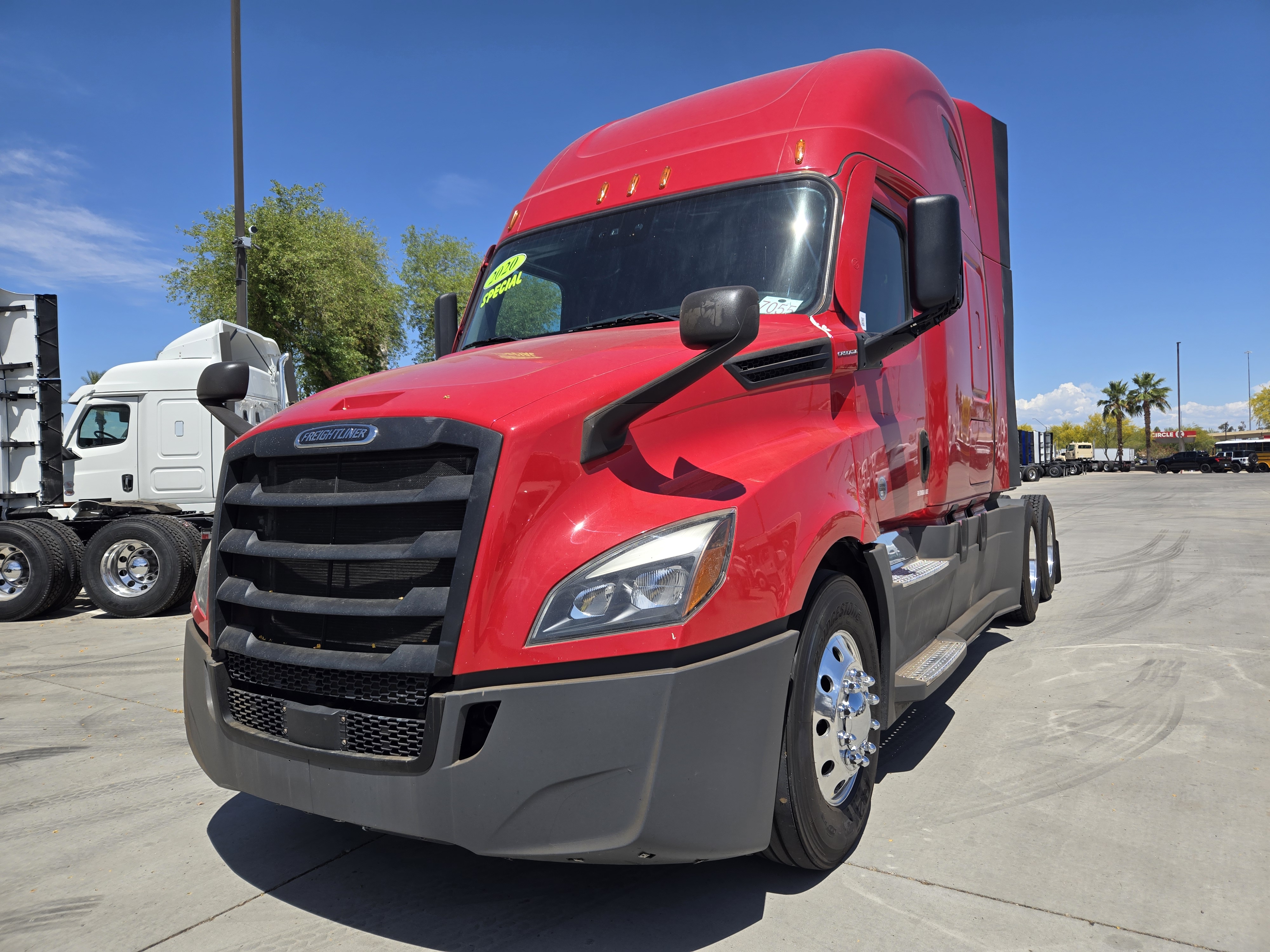 2021 FREIGHTLINER CASCADIA 126SLP - image 1