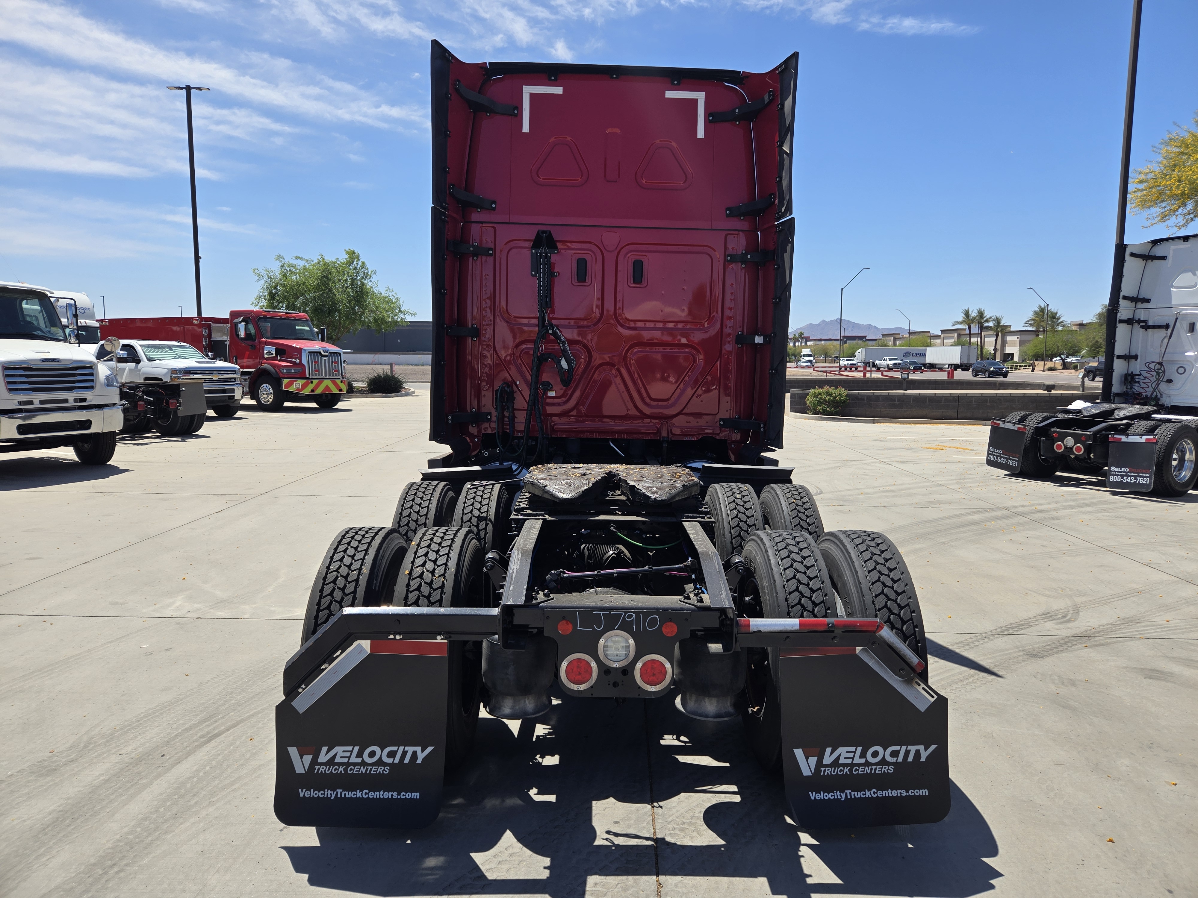 2021 FREIGHTLINER CASCADIA 126SLP - image 5