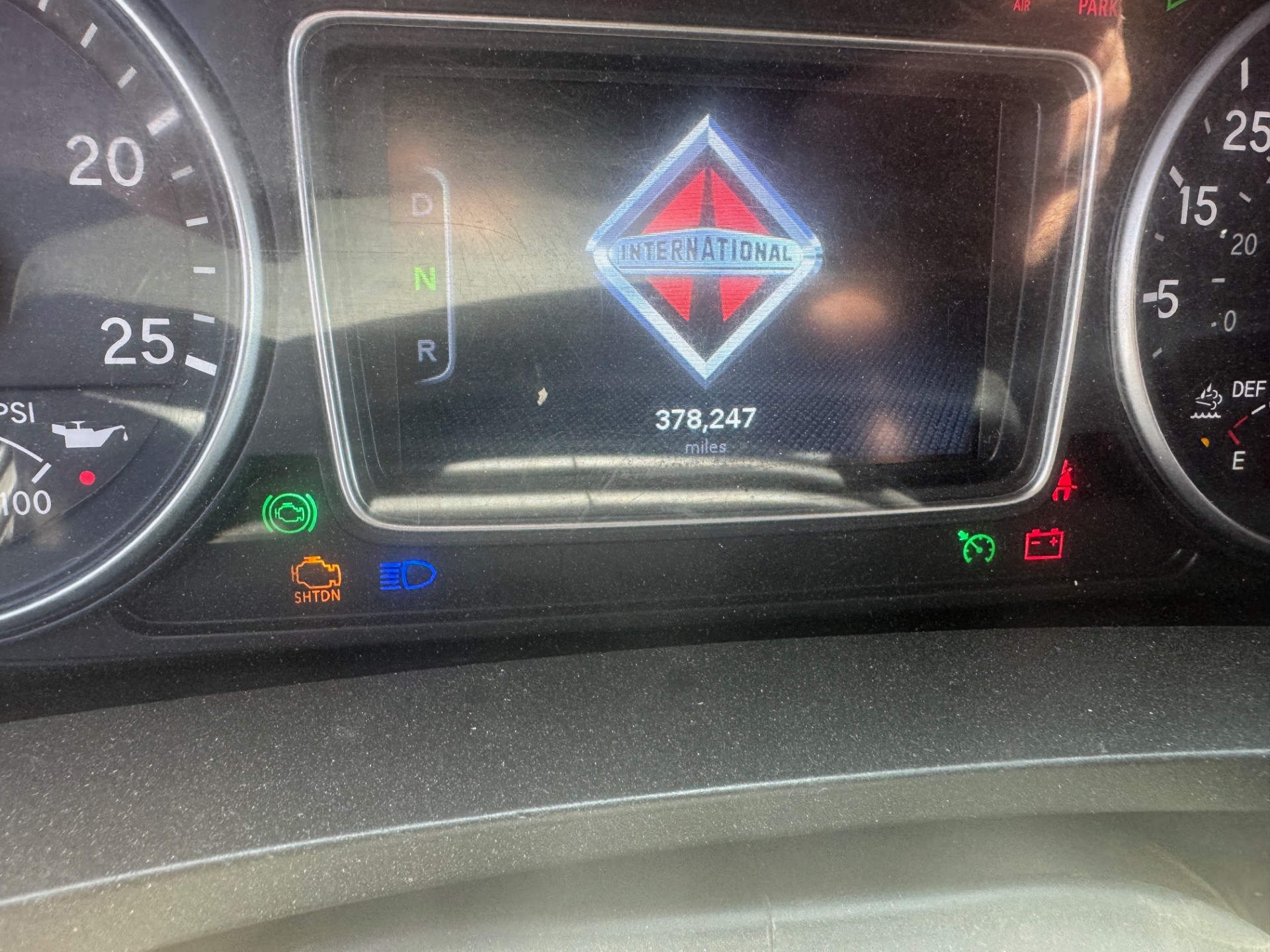 2022 INTERNATIONAL LT625 - image 9