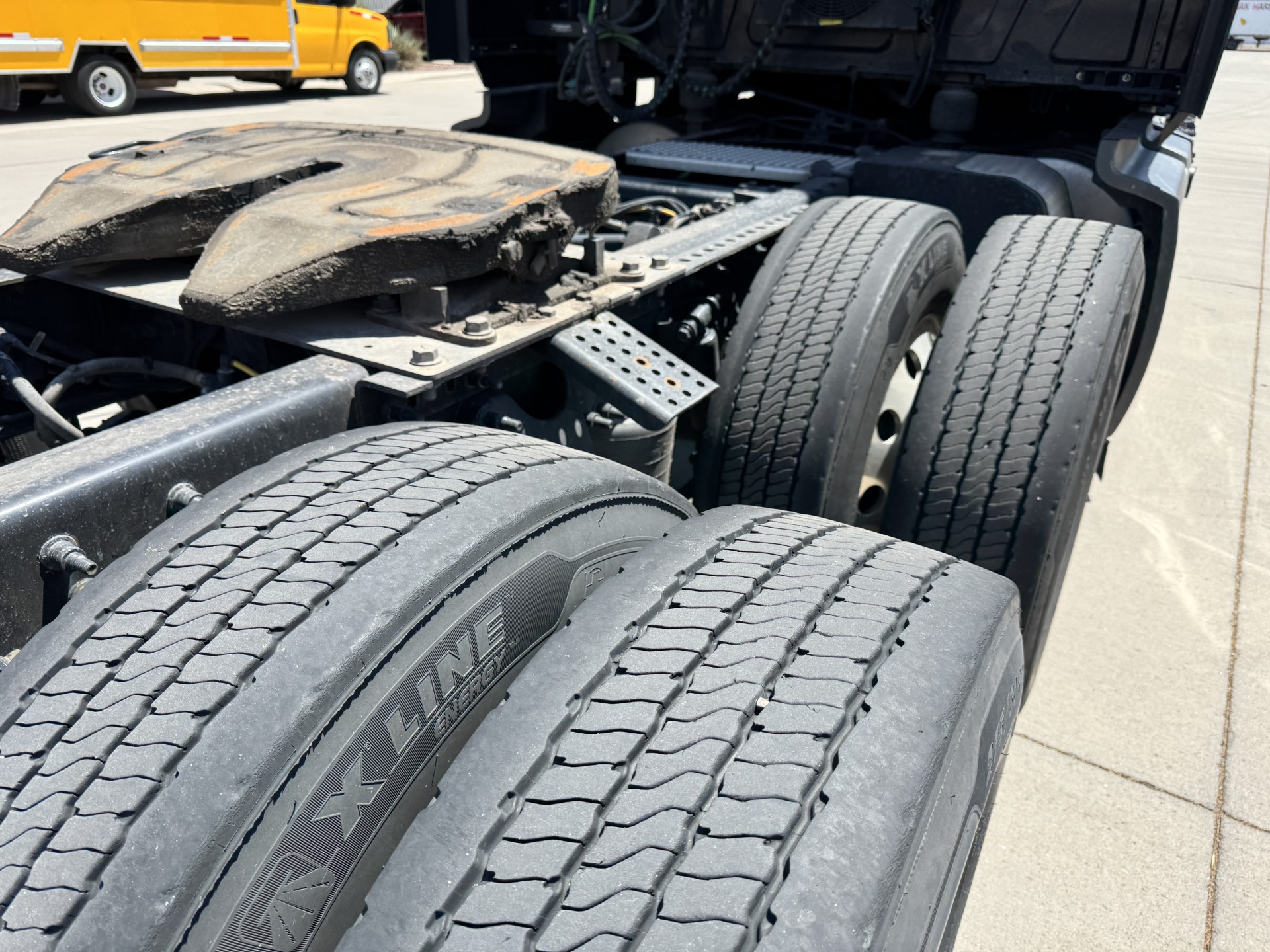 2022 INTERNATIONAL LT625 - image 5