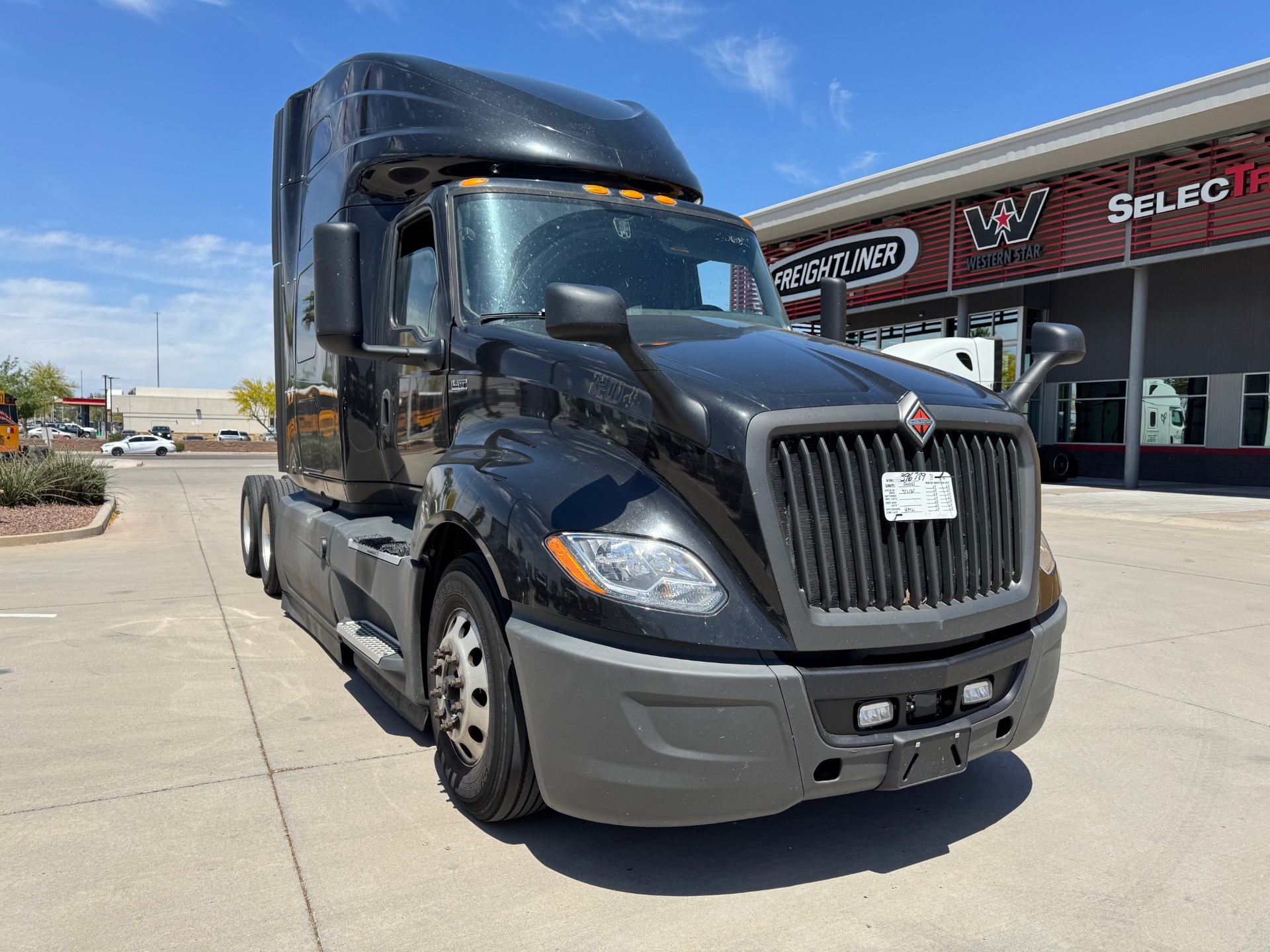 2022 INTERNATIONAL LT625 - image 1