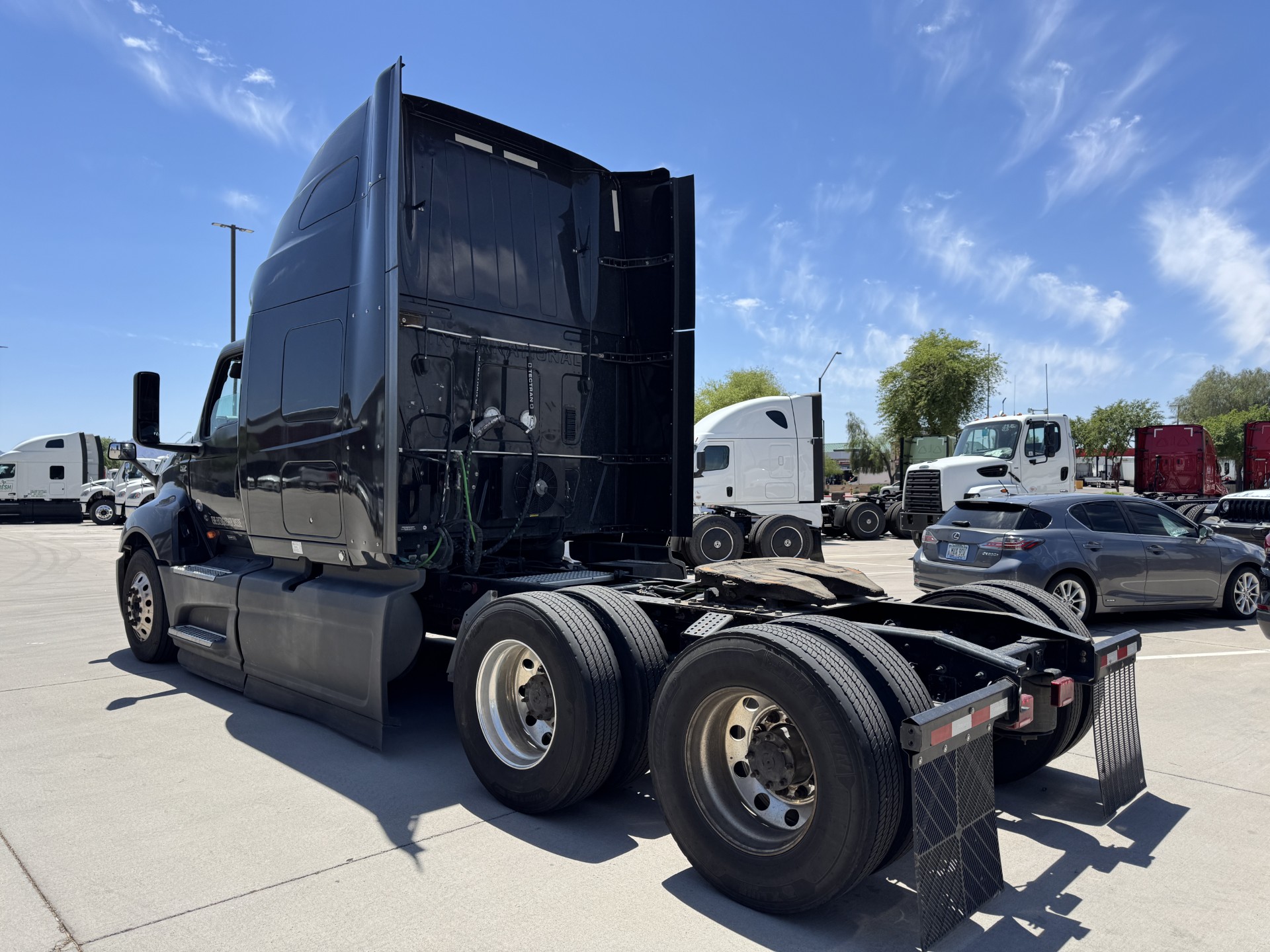 2022 INTERNATIONAL LT625 - image 2