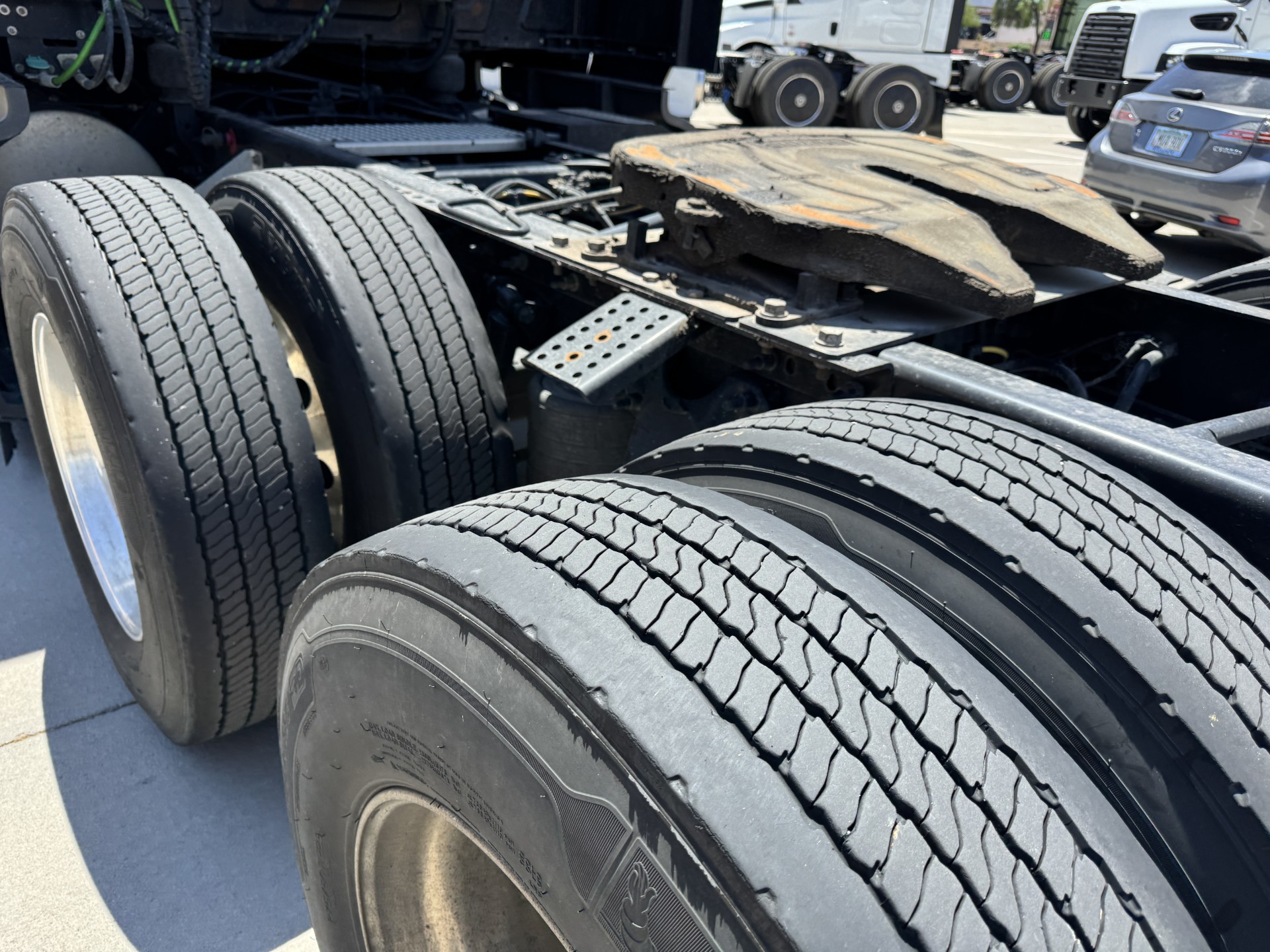 2022 INTERNATIONAL LT625 - image 3