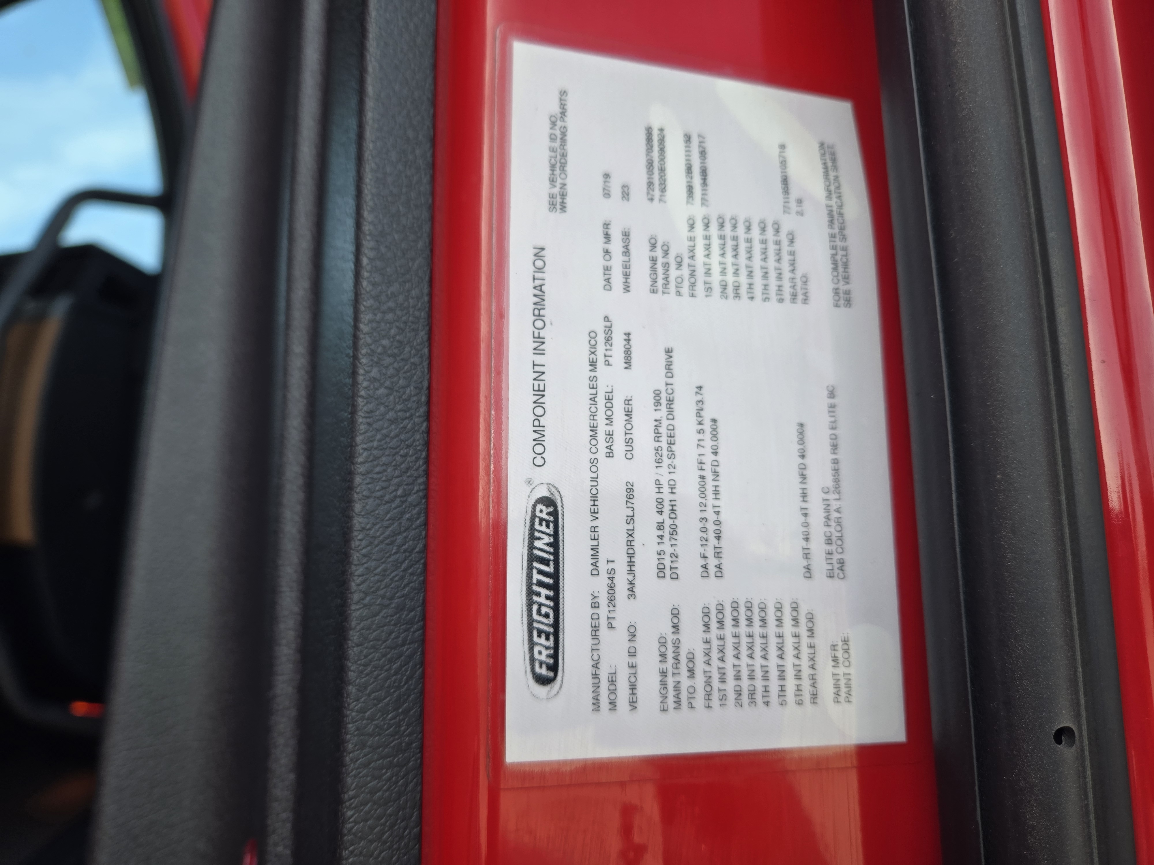 2020 FREIGHTLINER CASCADIA 126SLP - image 12