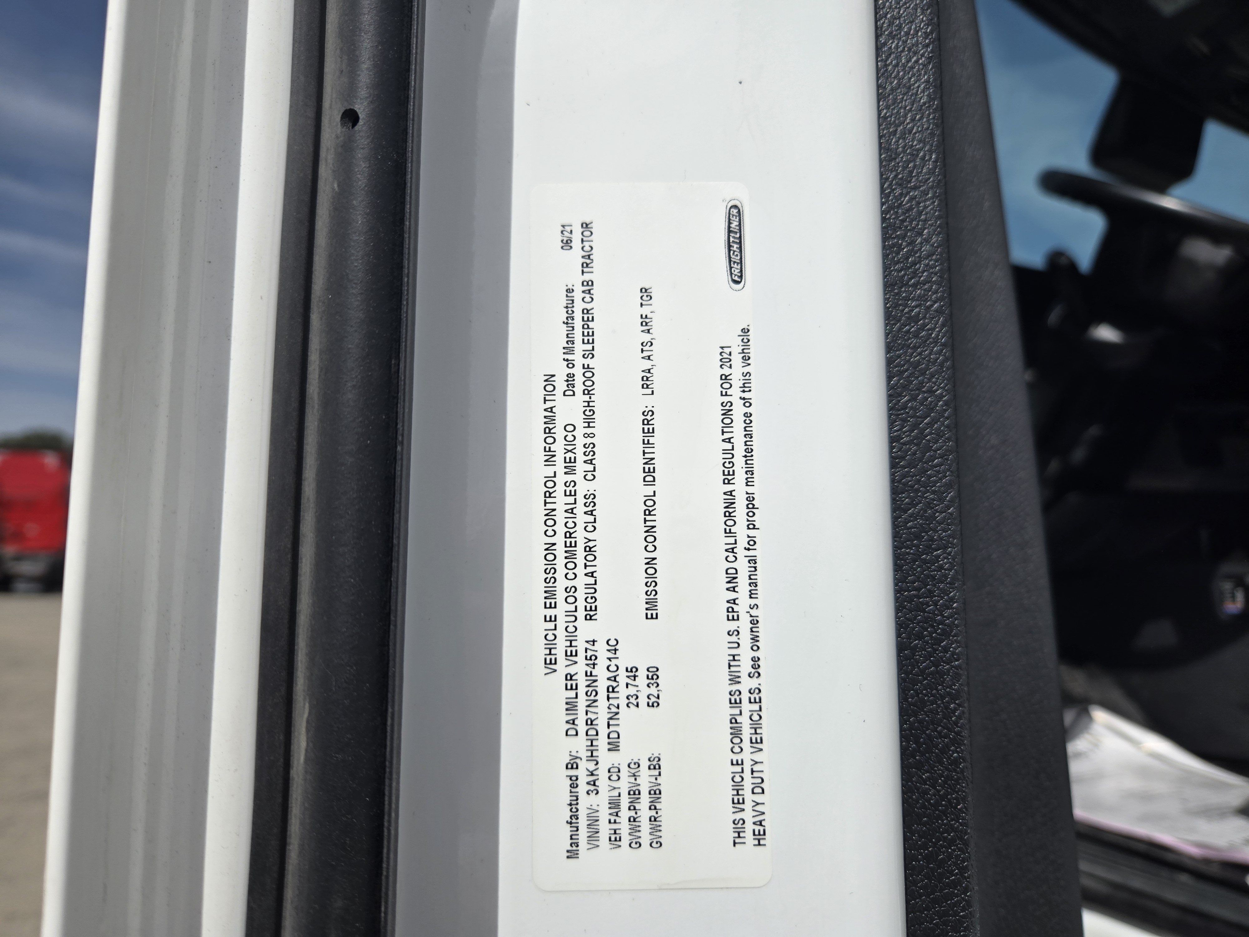 2022 FREIGHTLINER CASCADIA 126SLP - image 23