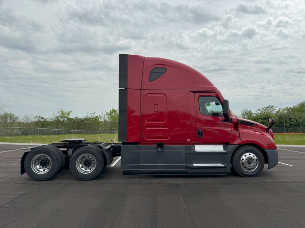 FREIGHTLINER CASCADIA 126SLP 2021