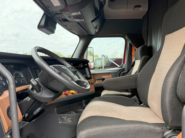 FREIGHTLINER CASCADIA 126SLP 2021