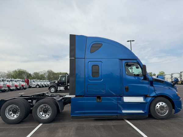 FREIGHTLINER CASCADIA 126SLP 2020