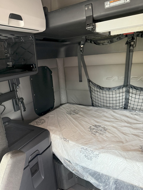 FREIGHTLINER CASCADIA 126SLP 2020