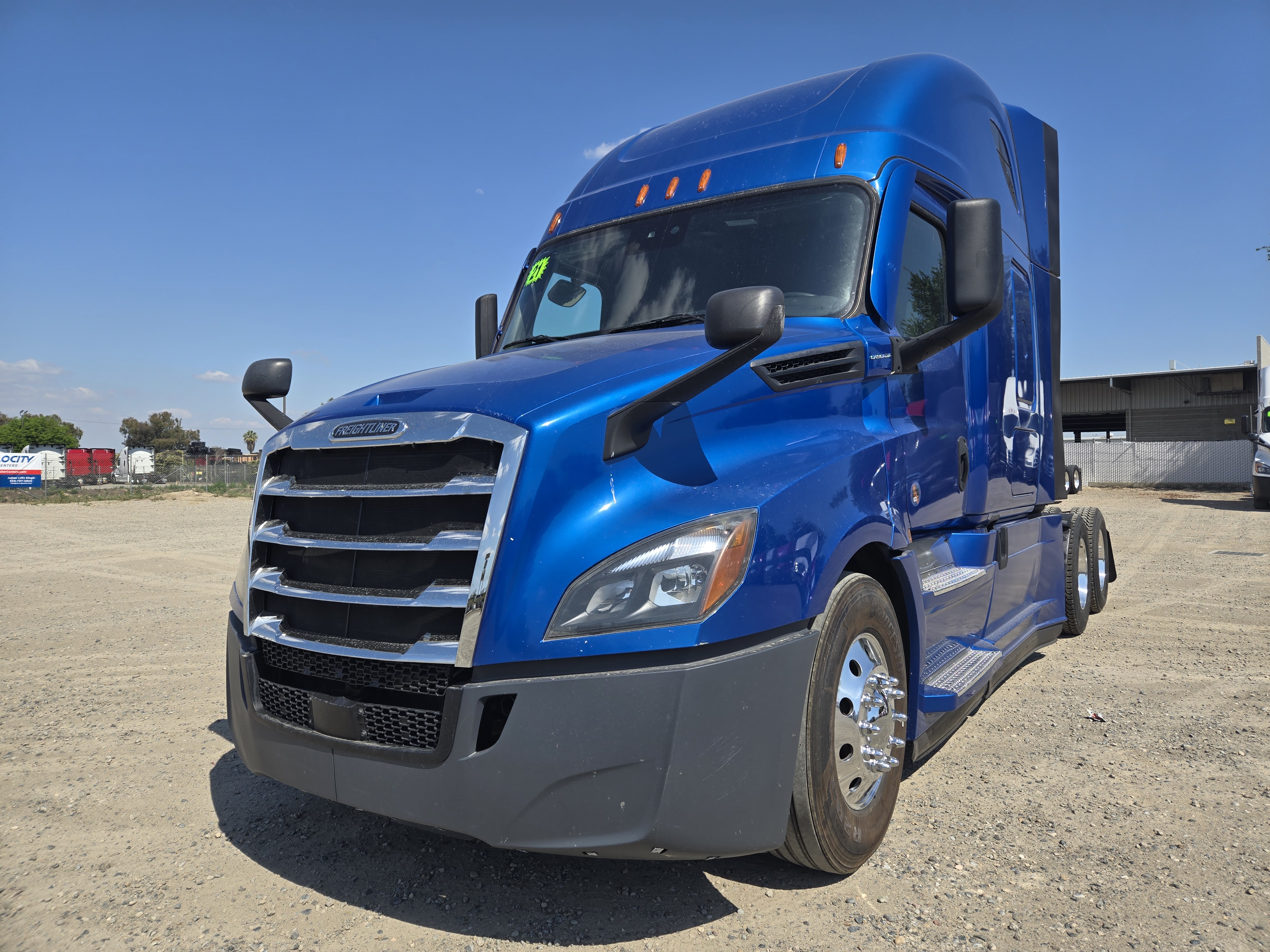 2021 FREIGHTLINER CASCADIA 126SLP - image 1